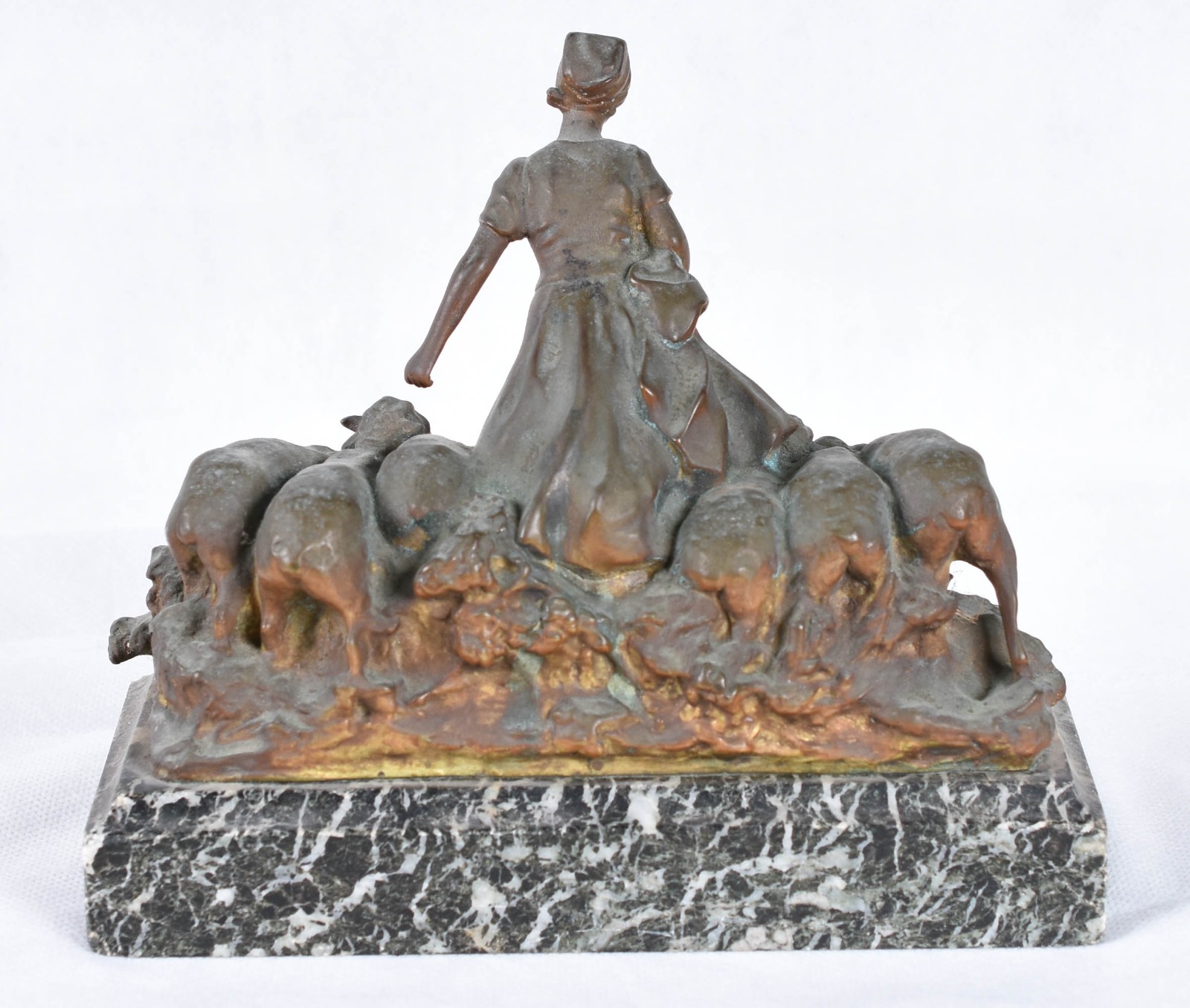 "Il pleut, il pleut bergère" - Pastora com Ovelhas. - foto 4 de 7