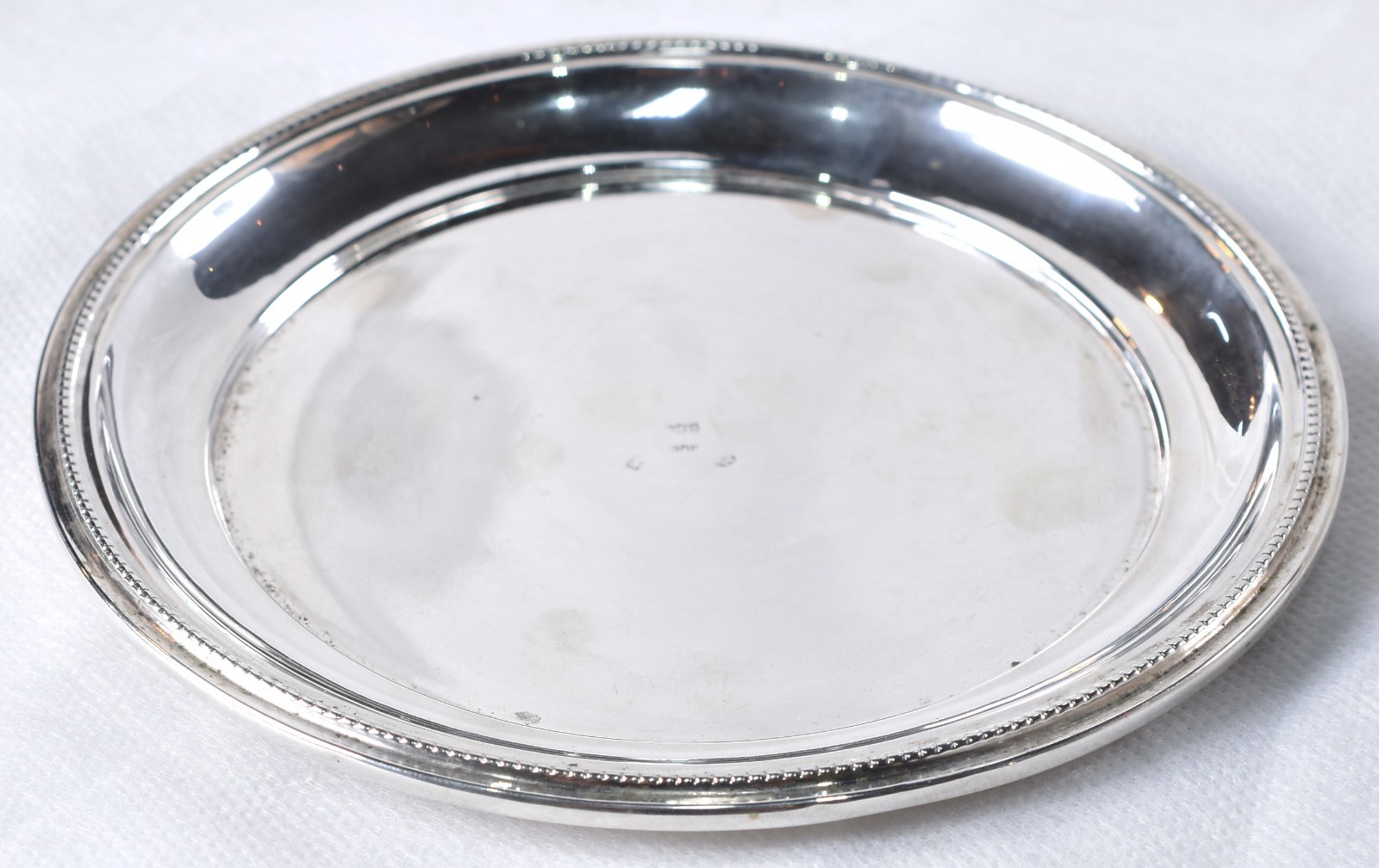 Duas salvas de prata contrastada 800 mls. Peso da prata: 460 g (Por... - foto 4 de 8