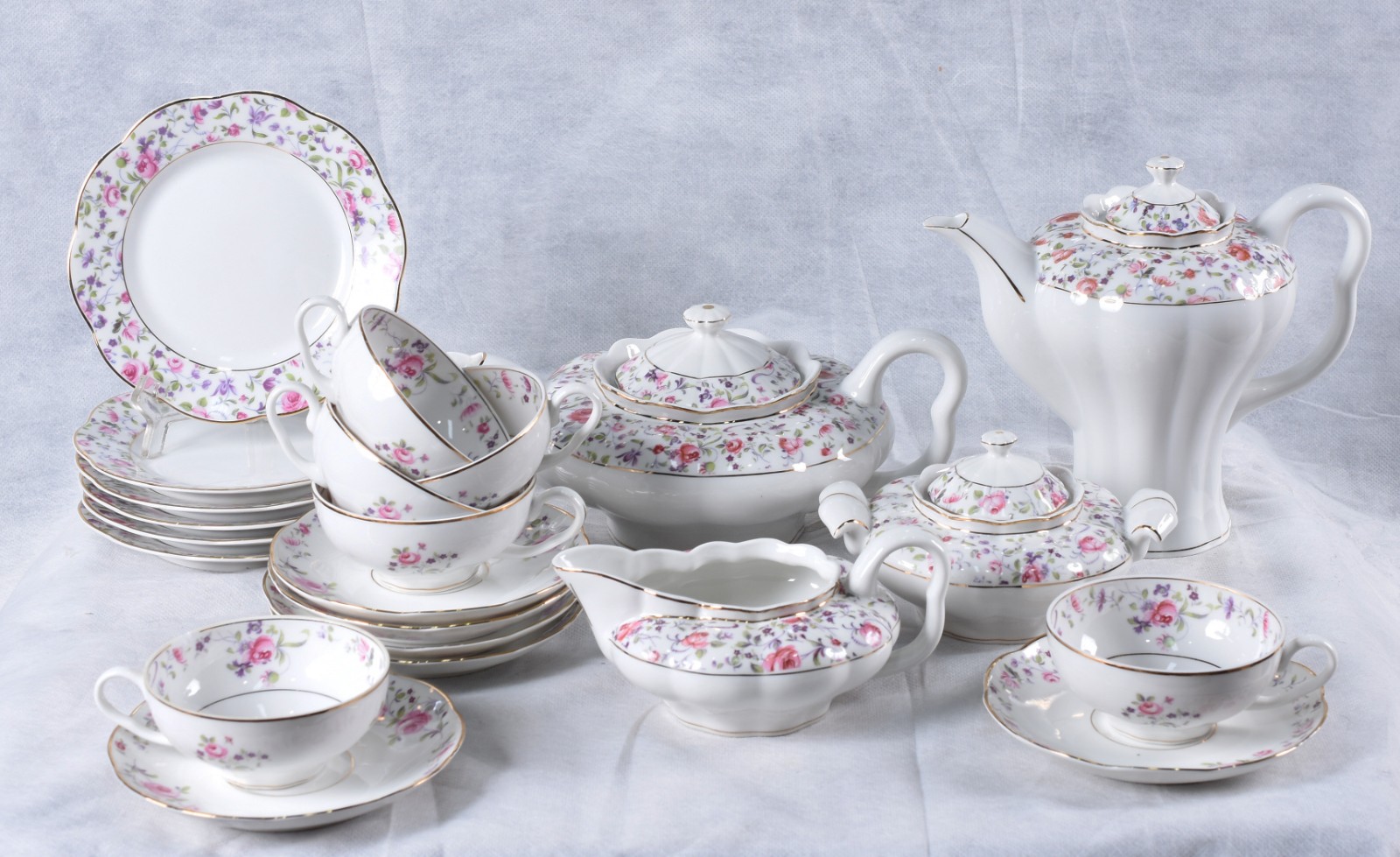 Serviço de chá de porcelana portuguesa COIMBRA, na cor branca com... - foto 1 de 5