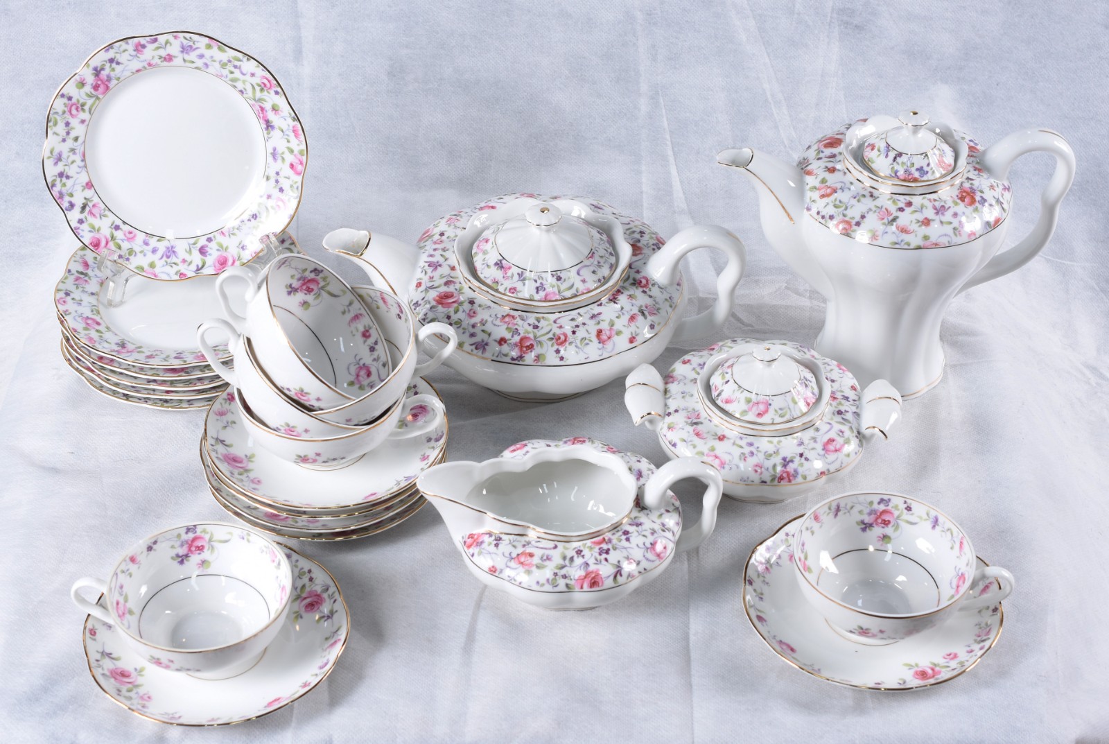 Serviço de chá de porcelana portuguesa COIMBRA, na cor branca com... - foto 2 de 5