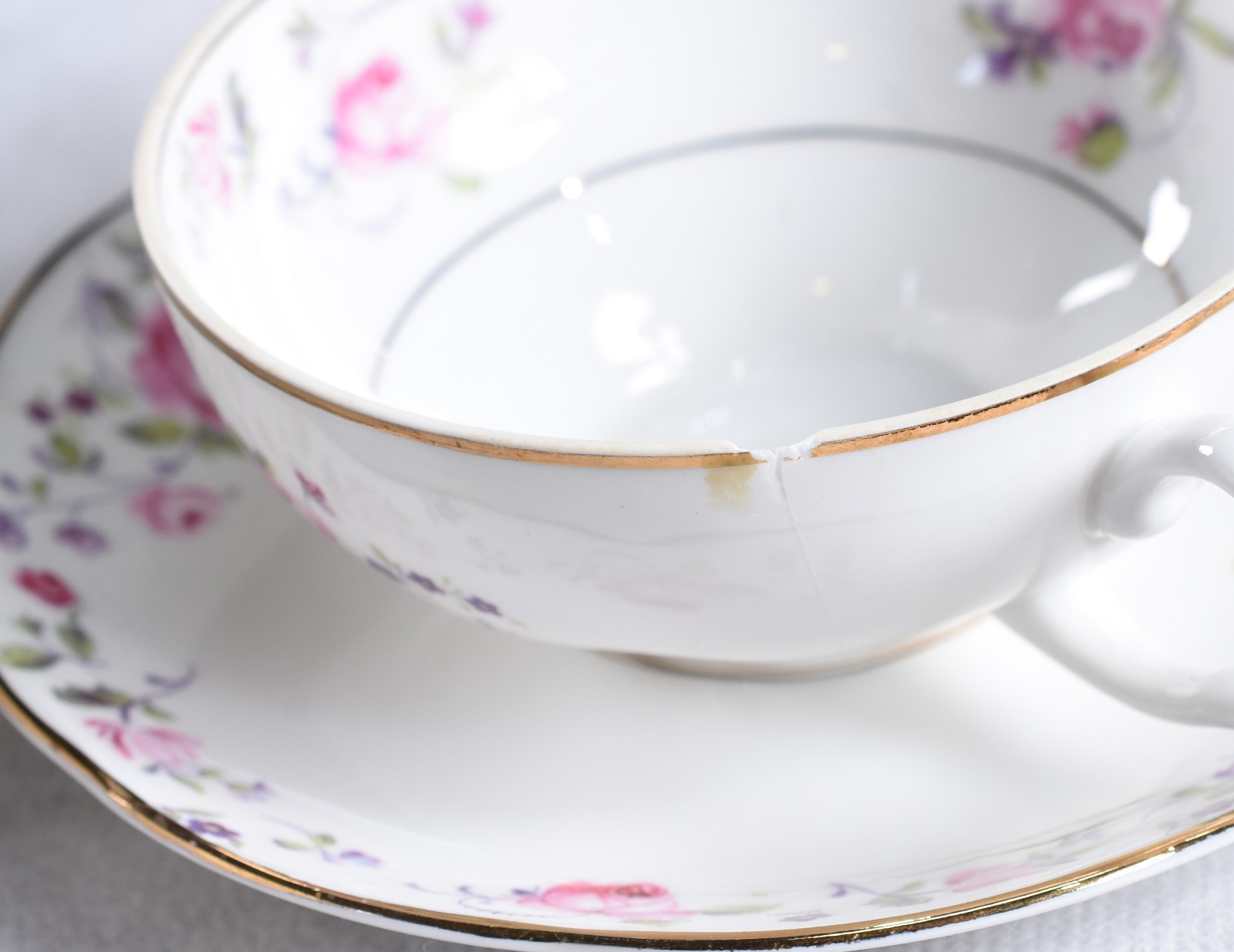 Serviço de chá de porcelana portuguesa COIMBRA, na cor branca com... - foto 5 de 5