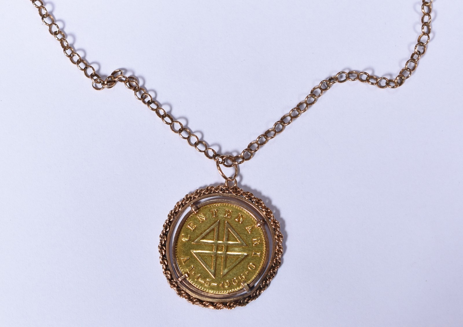 Cordão com corrente de ouro baixo e medalha comemorativa do quarto... - foto 2 de 5