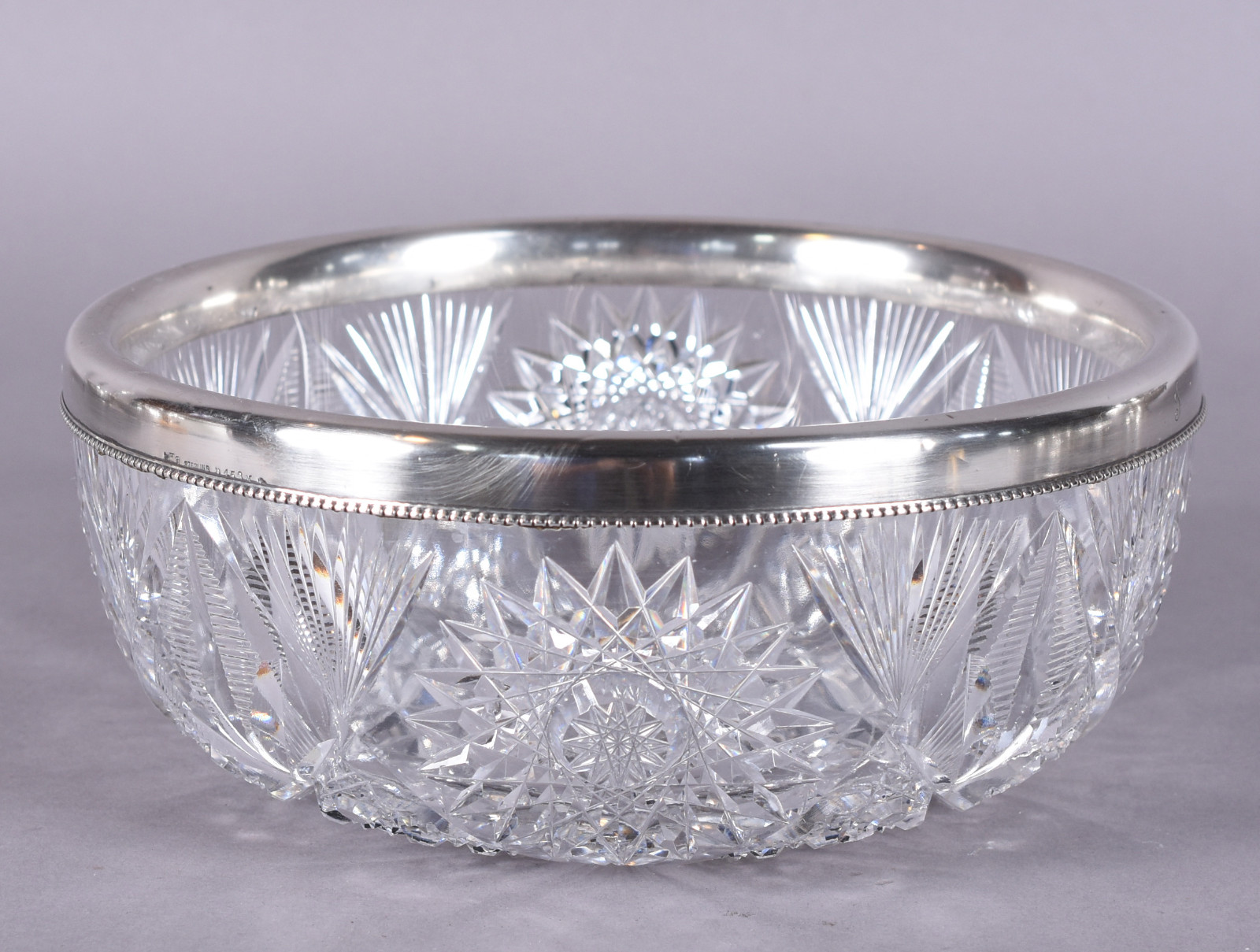 Bowl de cristal europeu lapidado a mão, borda de prata Sterling... - foto 1 de 6