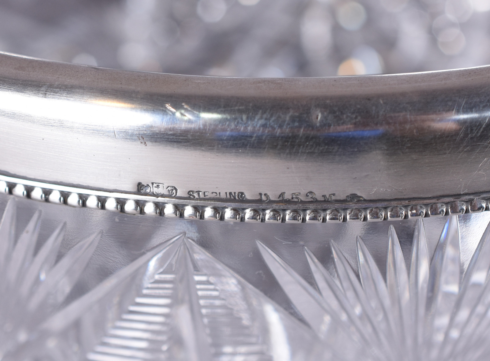 Bowl de cristal europeu lapidado a mão, borda de prata Sterling... - foto 4 de 6
