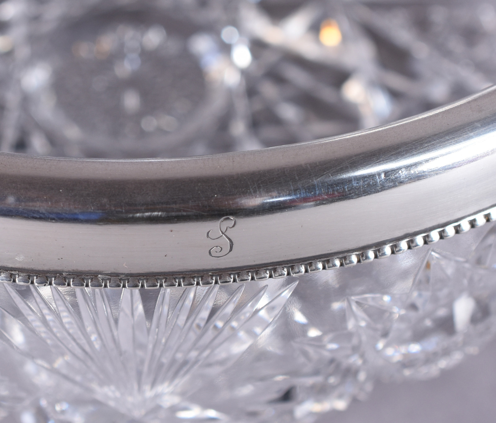 Bowl de cristal europeu lapidado a mão, borda de prata Sterling... - foto 5 de 6
