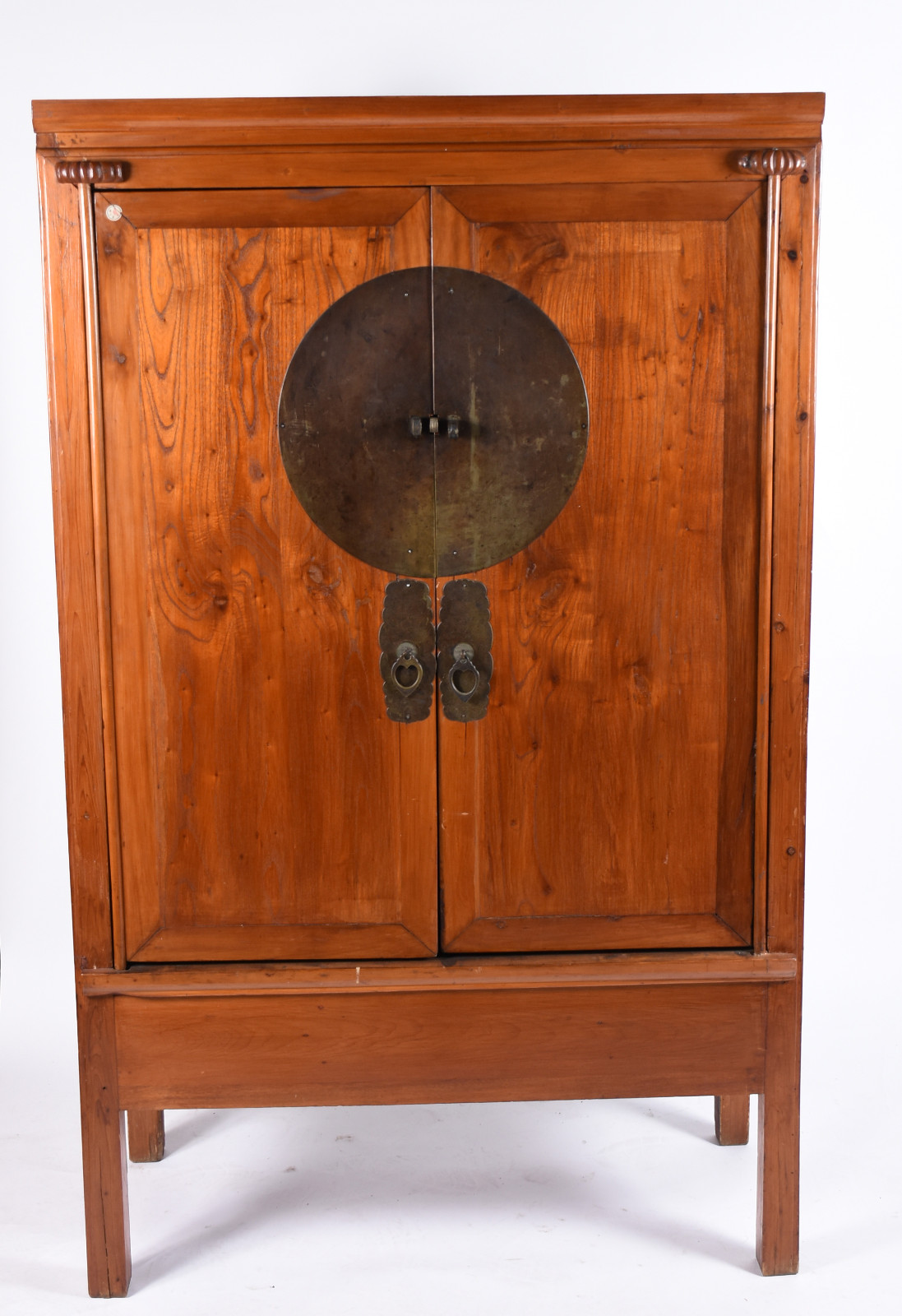 Móvel chinês de madeira nobre com 2 portas, ferragens aparentes... - foto 2 de 10