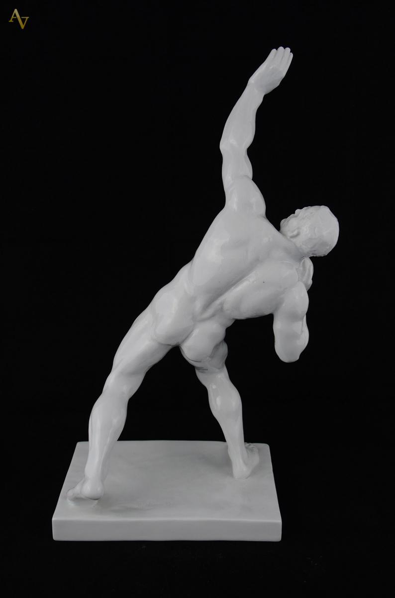 "Lançador de peso" de porcelana branca húngara HEREND... - foto 2 de 3