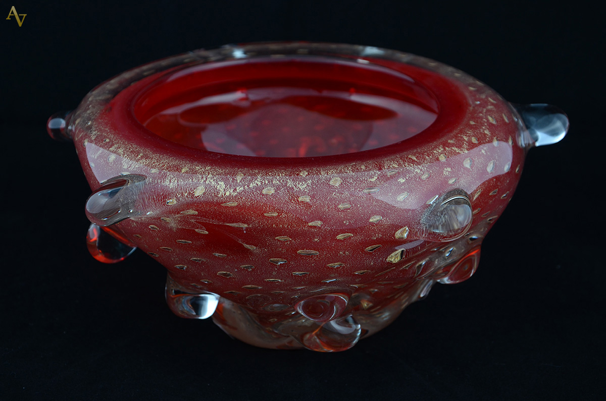 Bowl em murano na cor vermelho c/ pó de ouro. Alt. 12 cm/Diâm. 22 cm