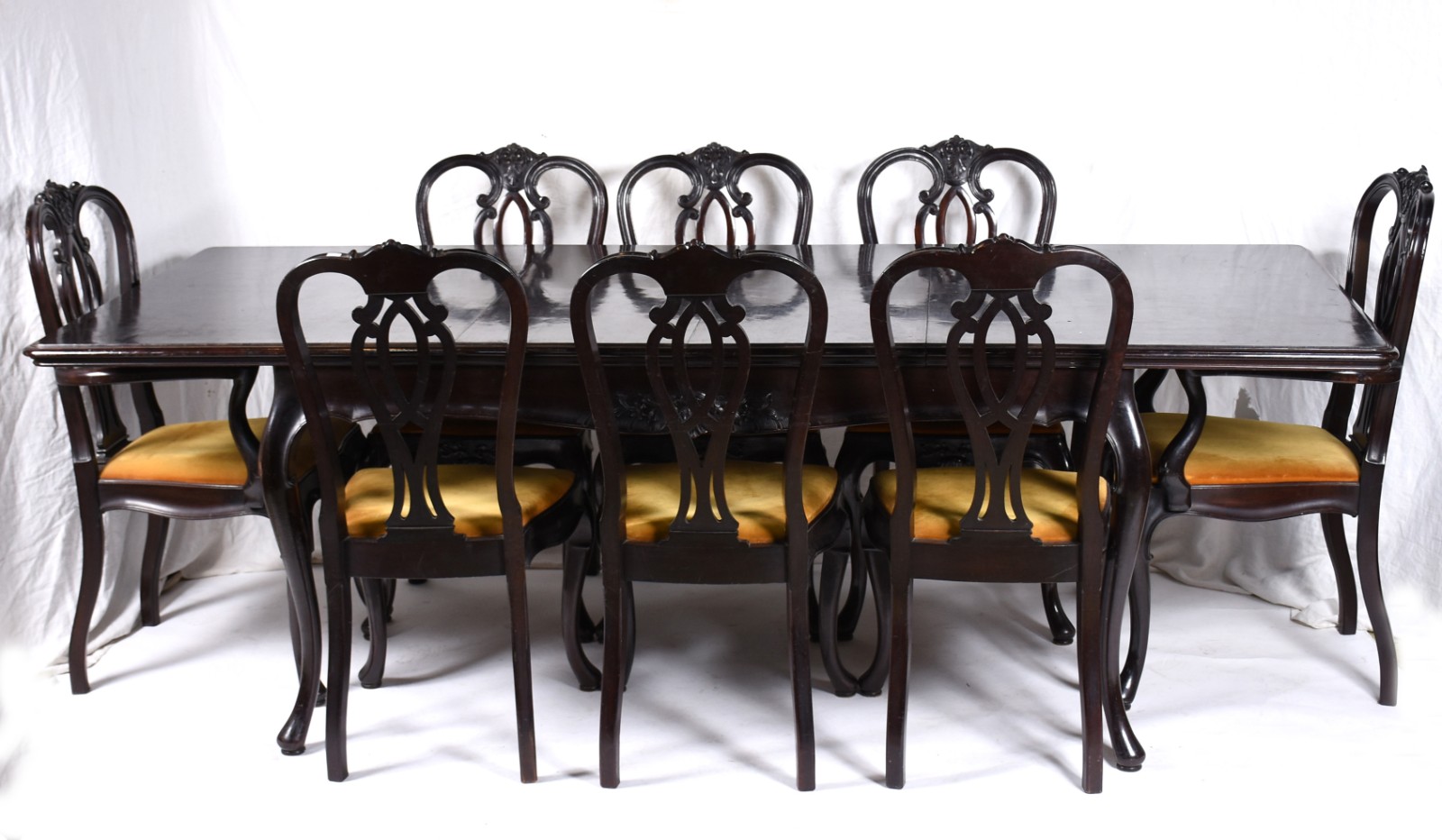 Mesa de jantar de madeira nobre, duas tábuas extensoras de 42 cm... - foto 1 de 10