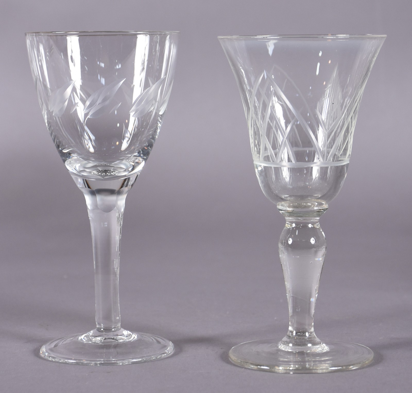 Serviço em demi cristal composto de: 10 taças para champagne, 5 para... - foto 5 de 8