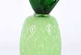 Abacaxi de vidro decorativo na cor verde. - Abacaxi de vidro decorativo na cor verde.