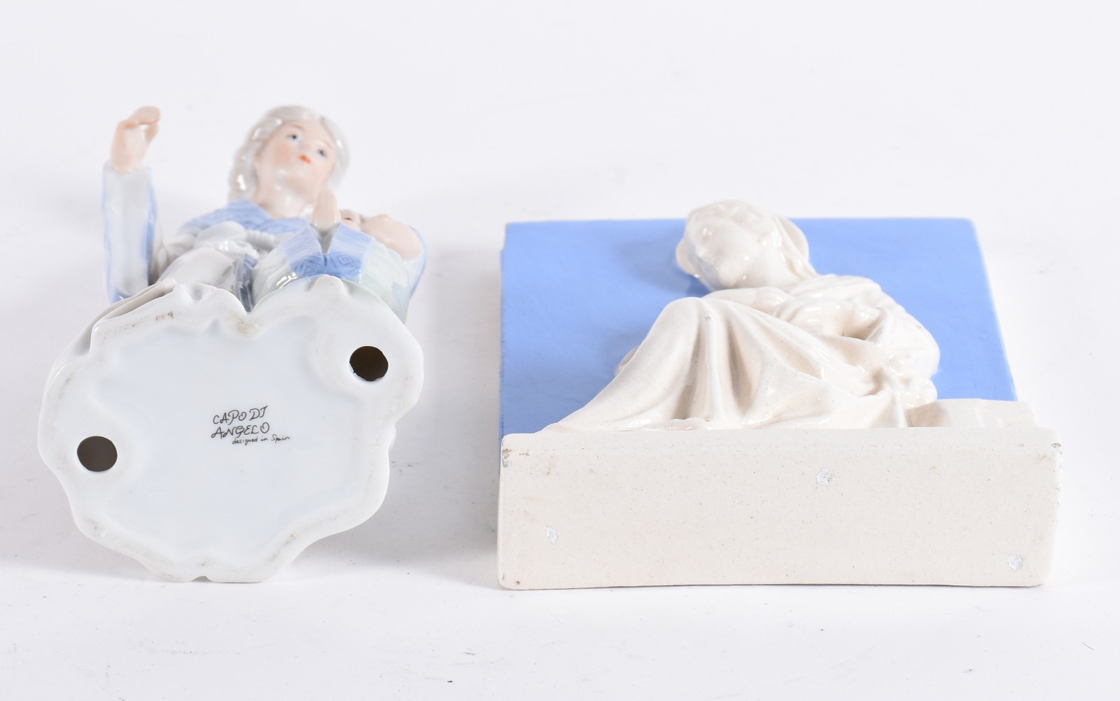 Duas peças de porcelana, sendo: grupo escultórico espanhol "Capo di... - foto 7 de 8