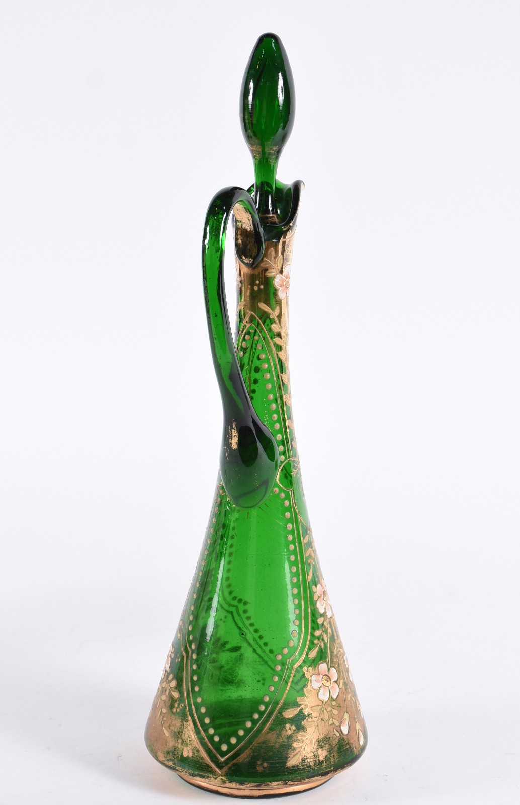 Duas peças, sendo: garrafa de cristal verde decorada em dourado e... - foto 4 de 6