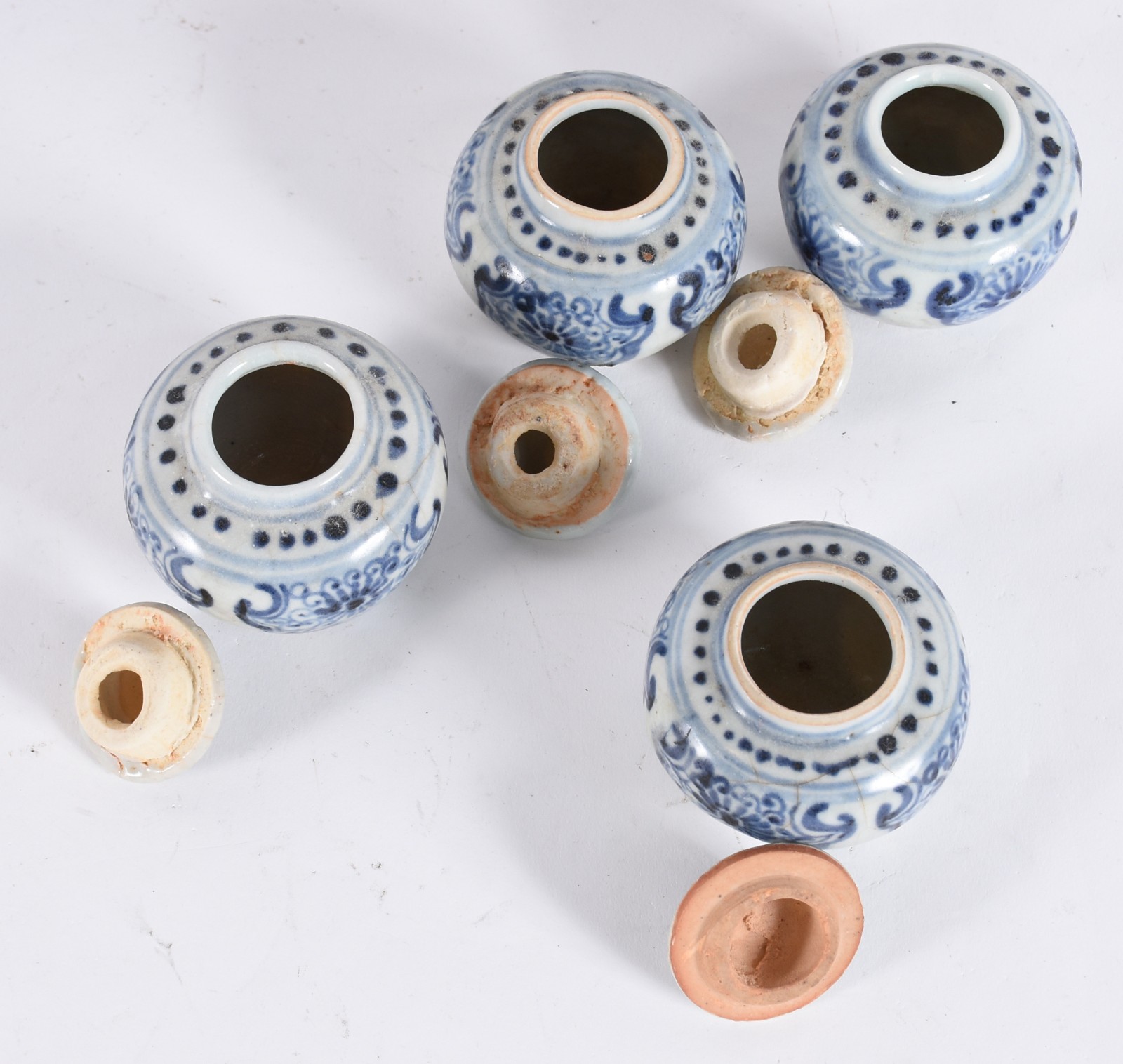 Diversas peças orientais, sendo: 2 bowls de porcelana sendo a parte... - foto 4 de 9