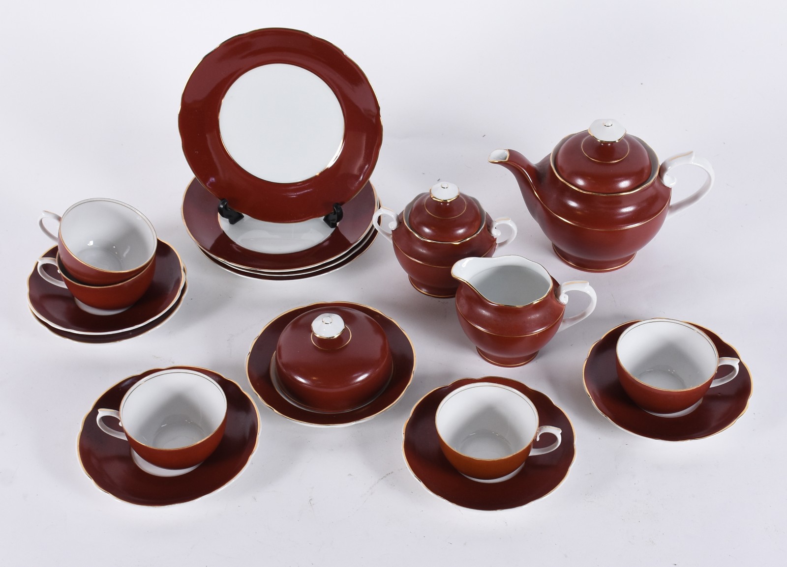 Aparelho de chá de porcelana Real composto de: 5 xícaras com pires, 4... - foto 2 de 5