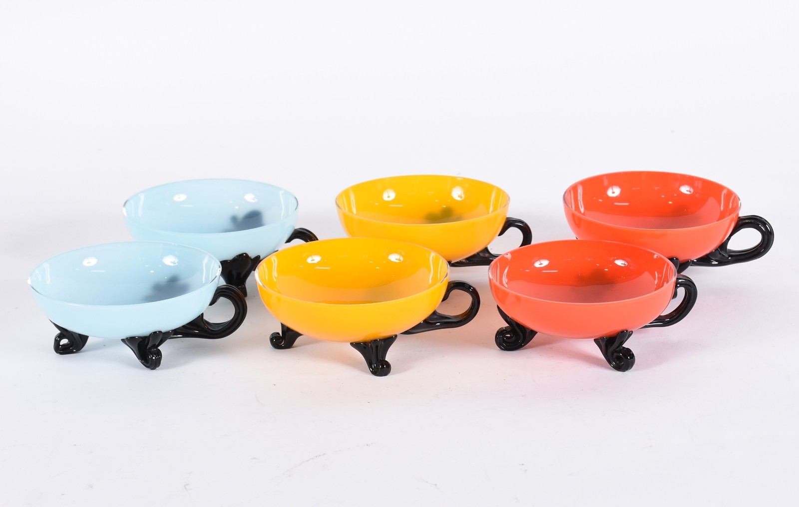 Conjunto com seis taças para sobremesa de vidro colorido dos anos 60... - foto 1 de 3