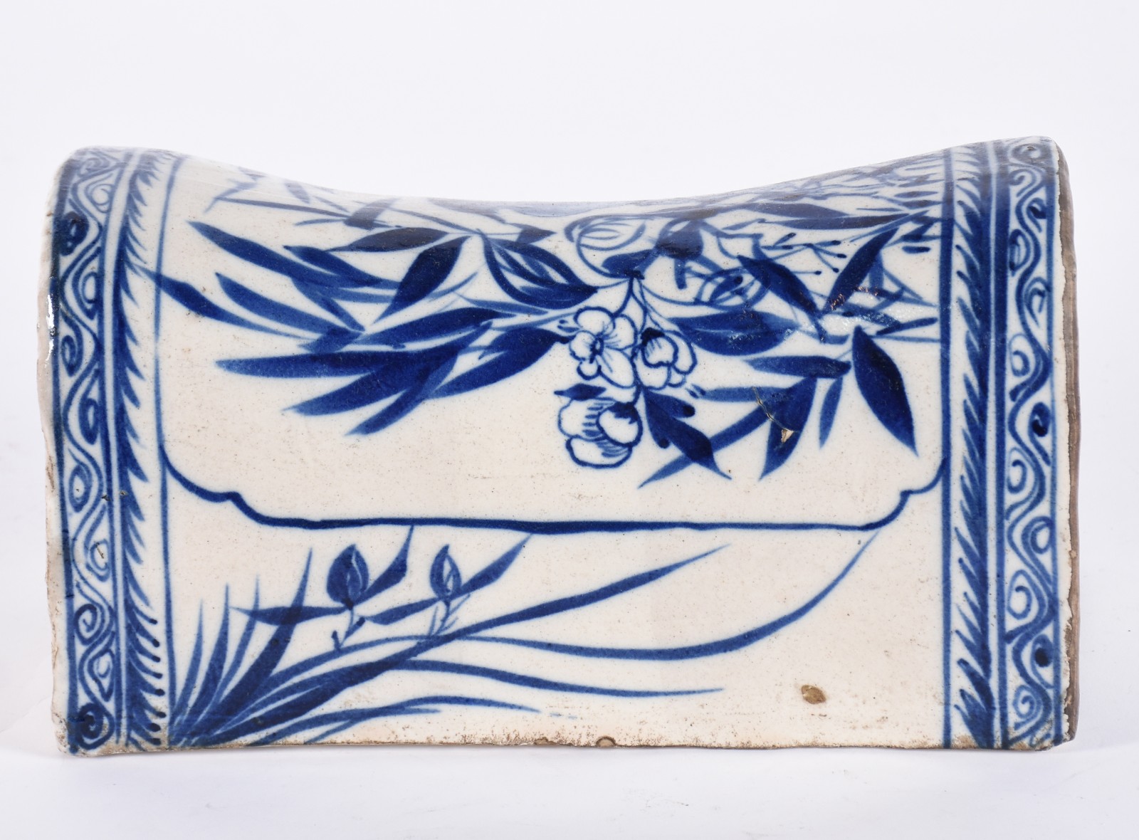 Travesseiro de porcelana chinesa azul e branca. - foto 1 de 4