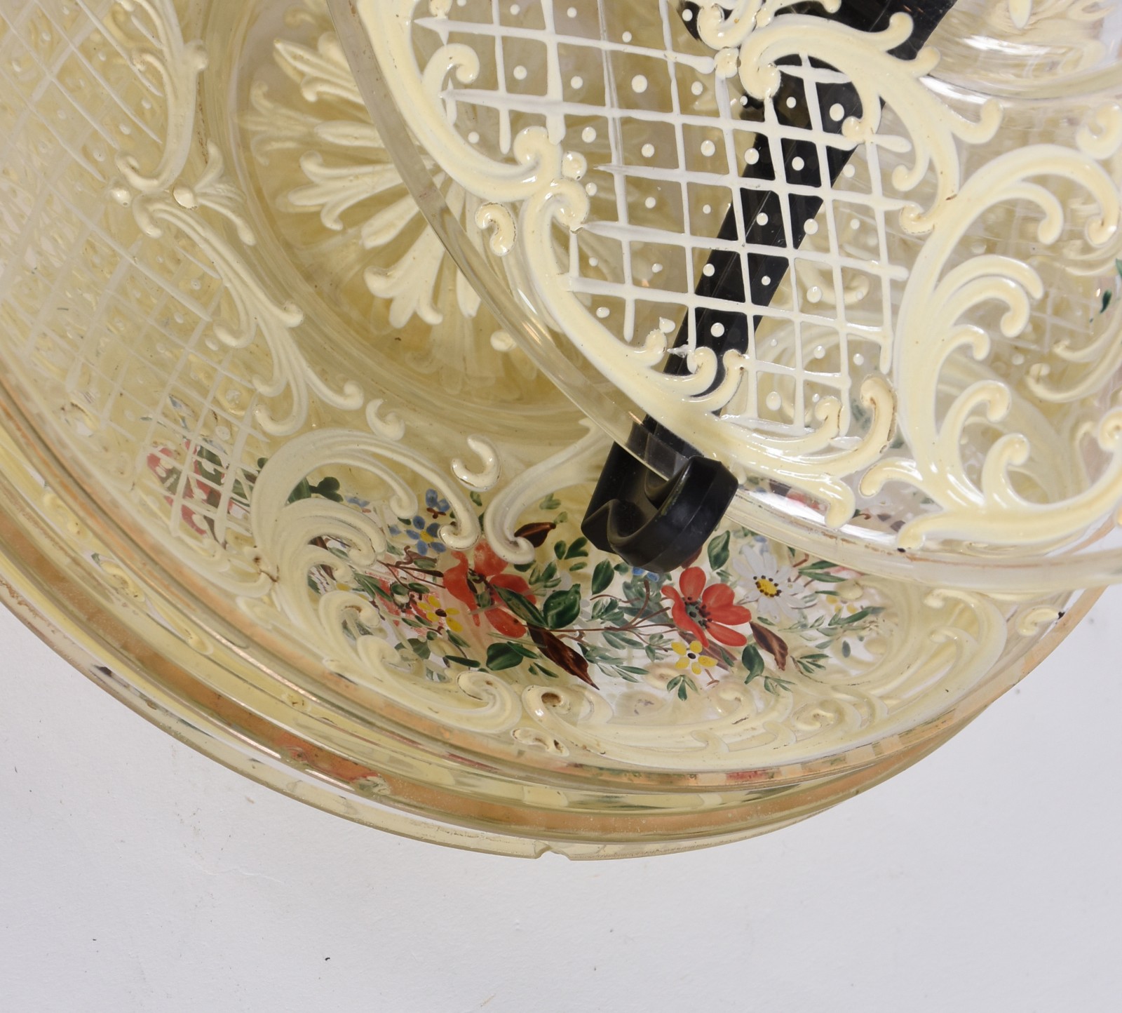 Conjunto de pratos de vidro esmaltado, sendo: 5 menores, 6 maiores e... - foto 2 de 3