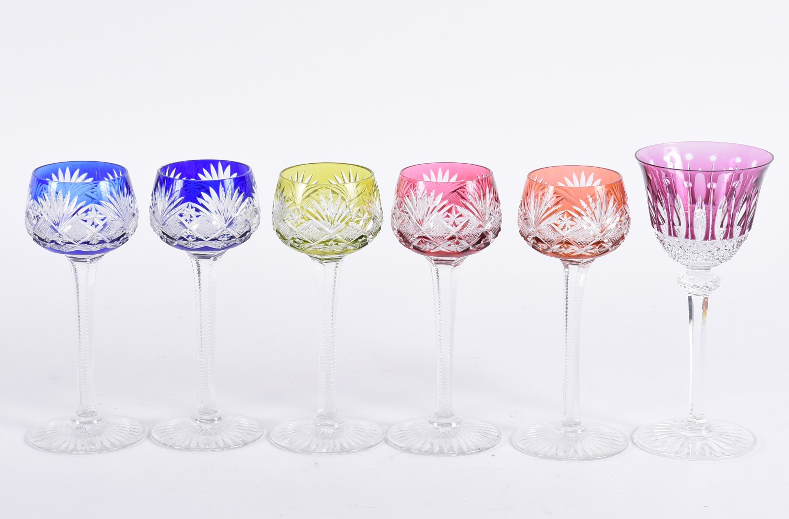 Cinco taças de cristal lapidado doublé diversas cores e um de modelo... - foto 2 de 4