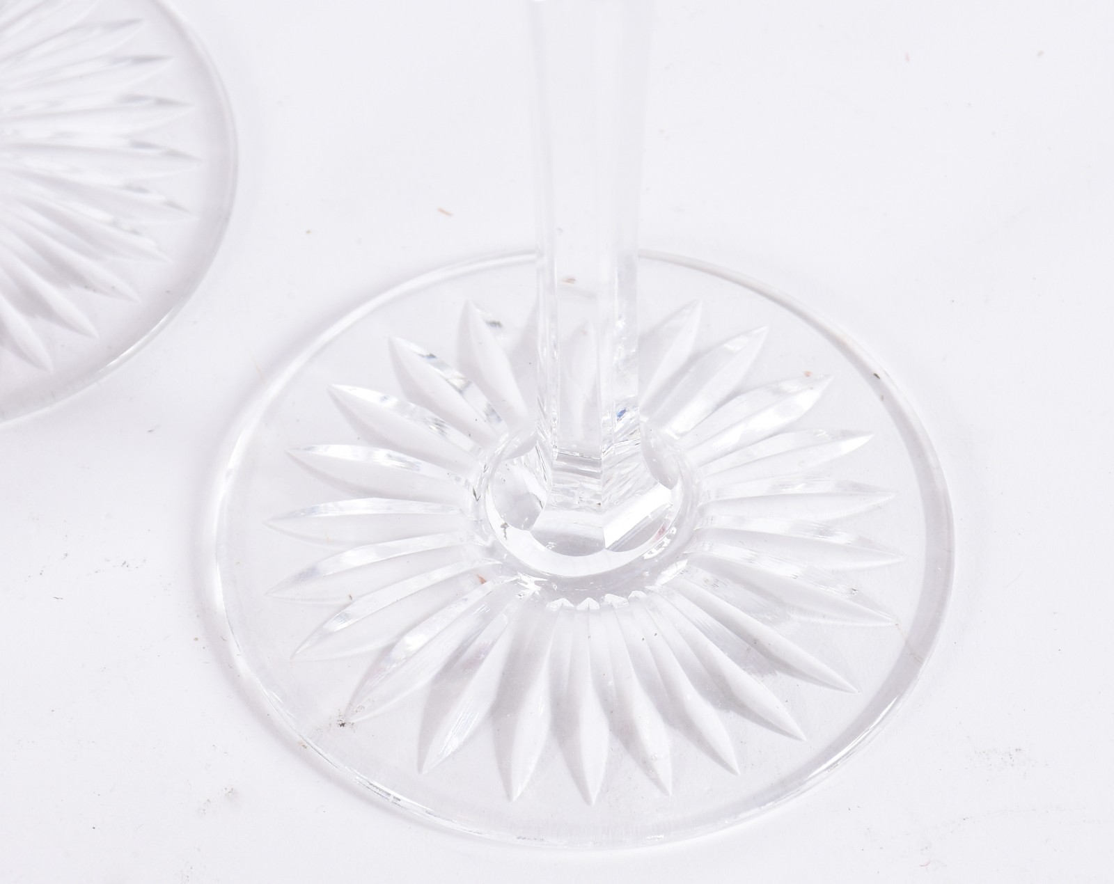Cinco taças de cristal lapidado doublé diversas cores e um de modelo... - foto 3 de 4