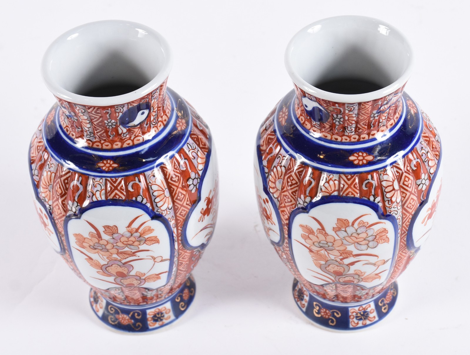 Par de vasos japoneses de porcelana Imari. - foto 2 de 5