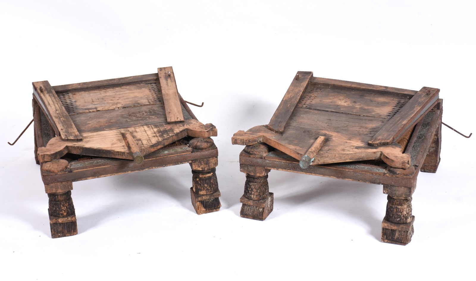 Par de cadeiras/tronos indianos de madeira trabalhada e detalhes em... - foto 7 de 8