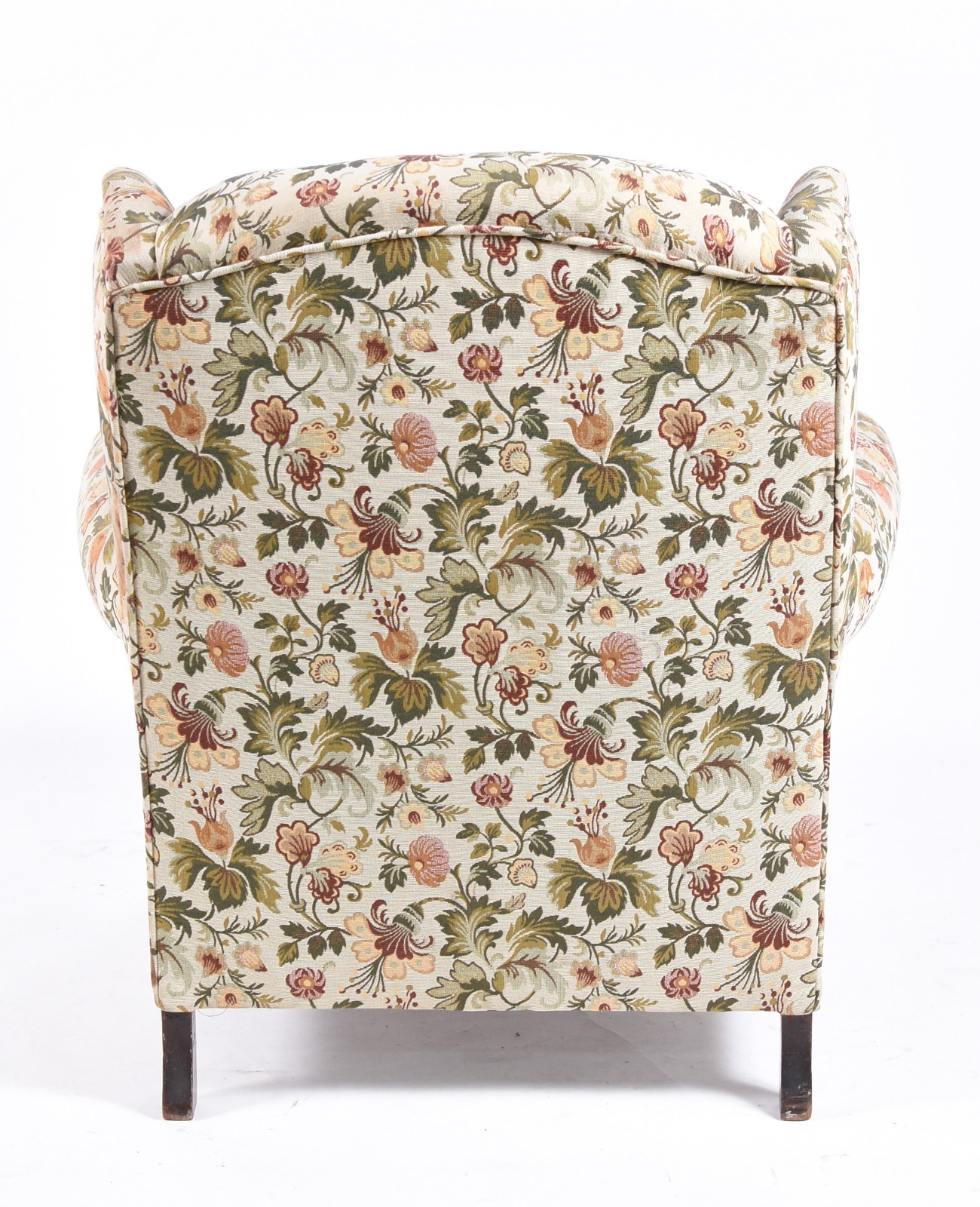 Bergere estofada e forrada com tecido floral, pés de madeira nobre... - foto 4 de 4