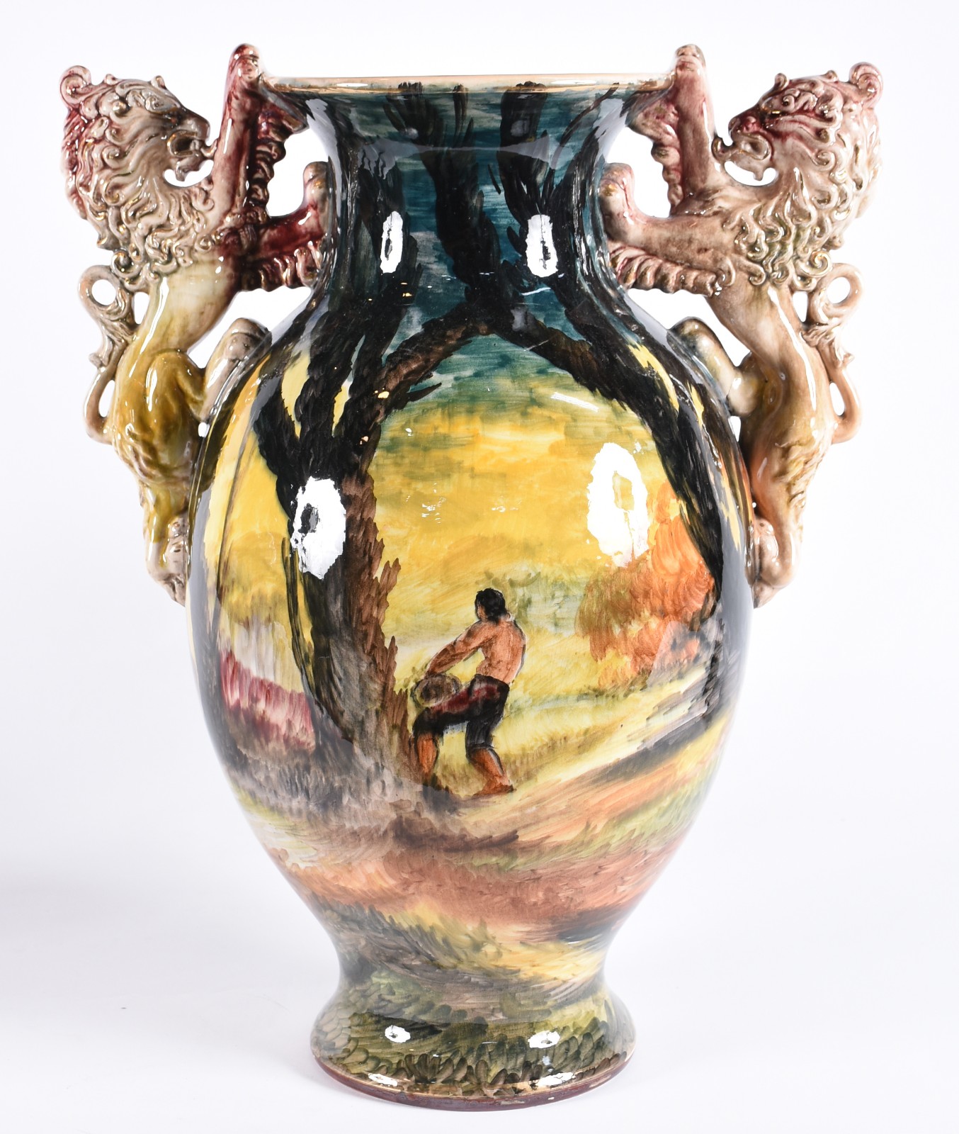 Vaso de faiança decorado em policromia, pegas laterais na forma de... - foto 4 de 9