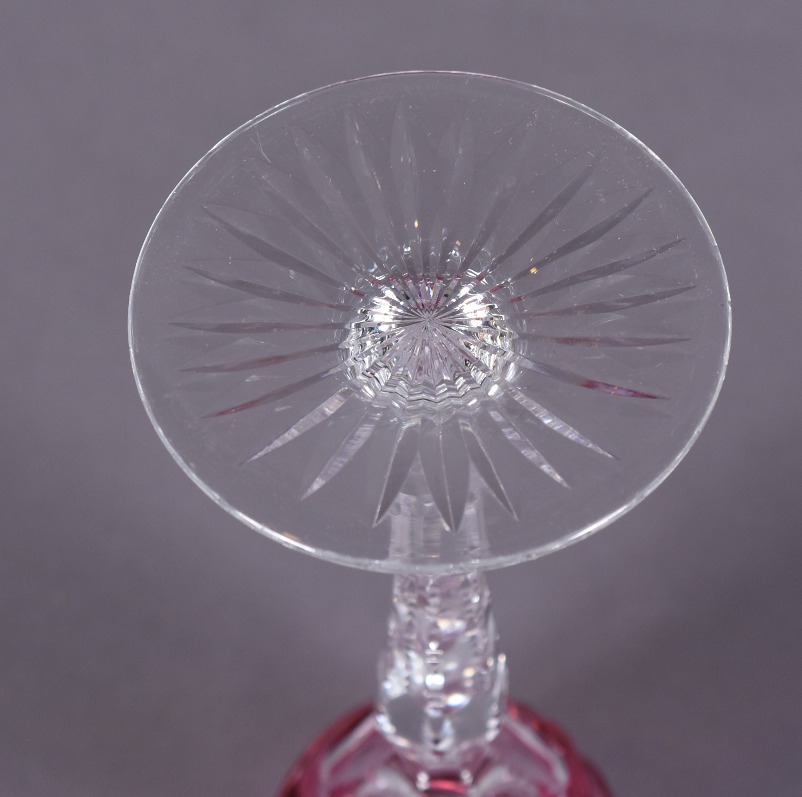 Cinco cálices para vinho de cristal doublé lapidado em diversas... - foto 6 de 6