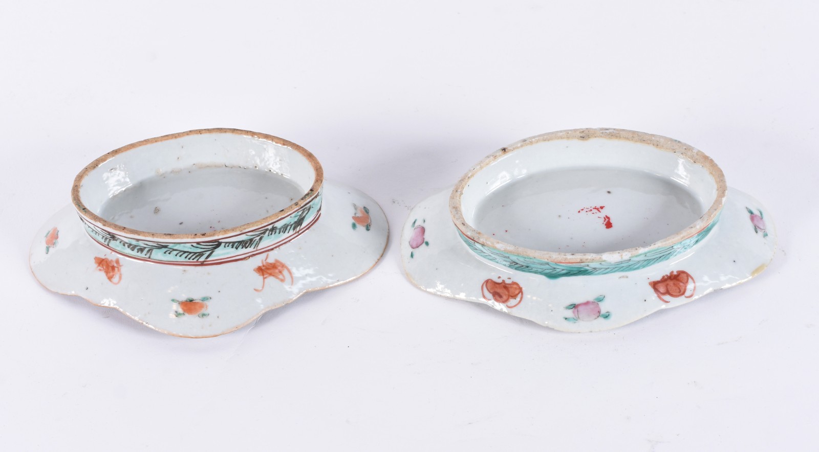 Par de covilhetes de porcelana chinesa (bicados na borda). - foto 5 de 5