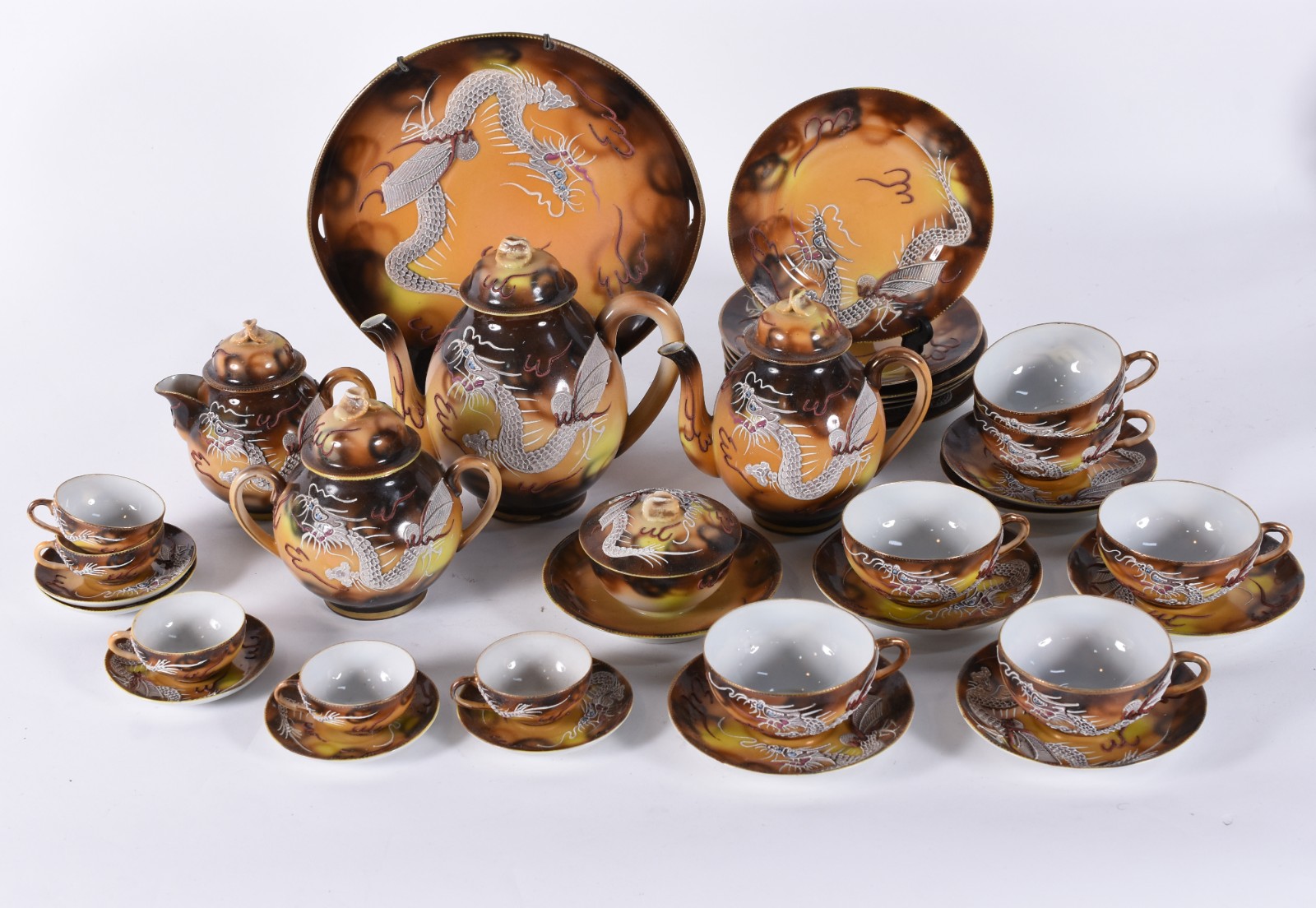Serviço de chá, café e bolo de porcelana japonesa decorado com... - foto 1 de 5
