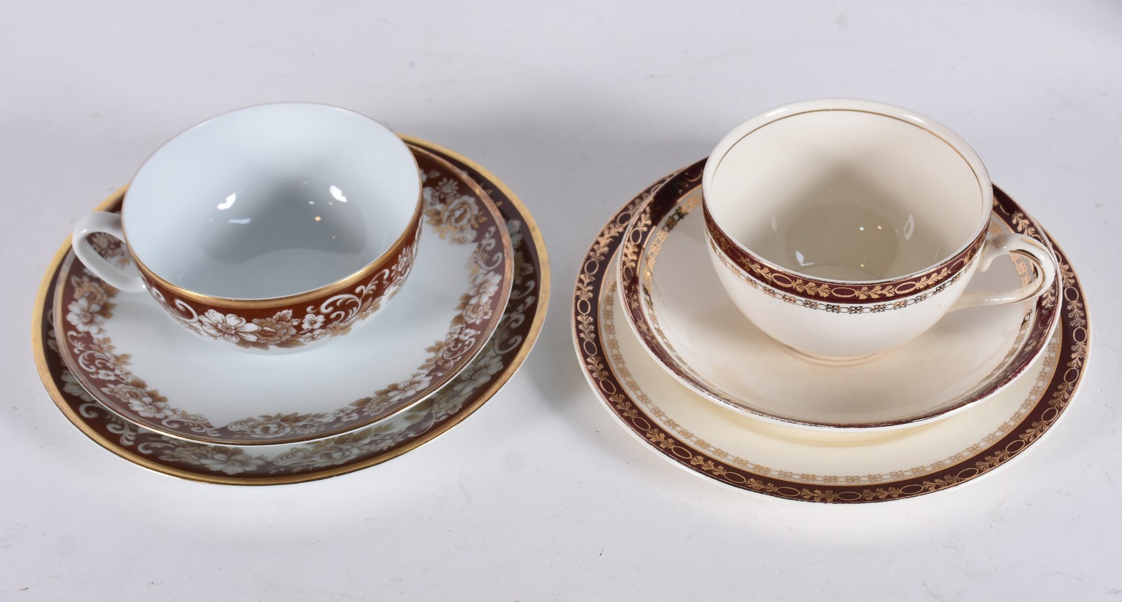 Serviço de chá de porcelana Renner composto de: 6 xícaras com pires... - foto 3 de 6