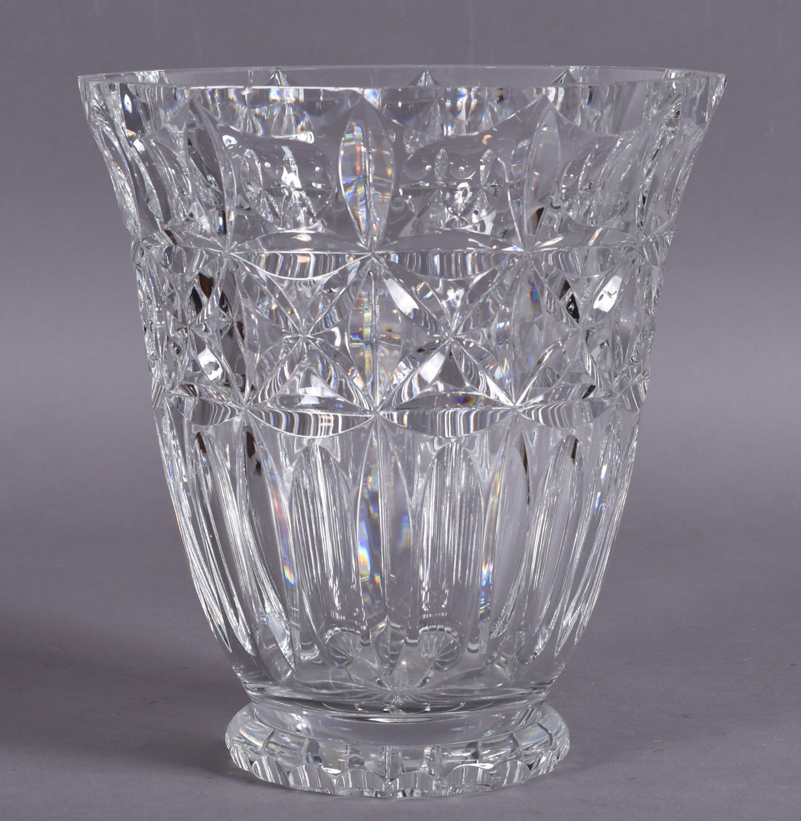 Vaso de cristal tcheco lapidado. - foto 1 de 4