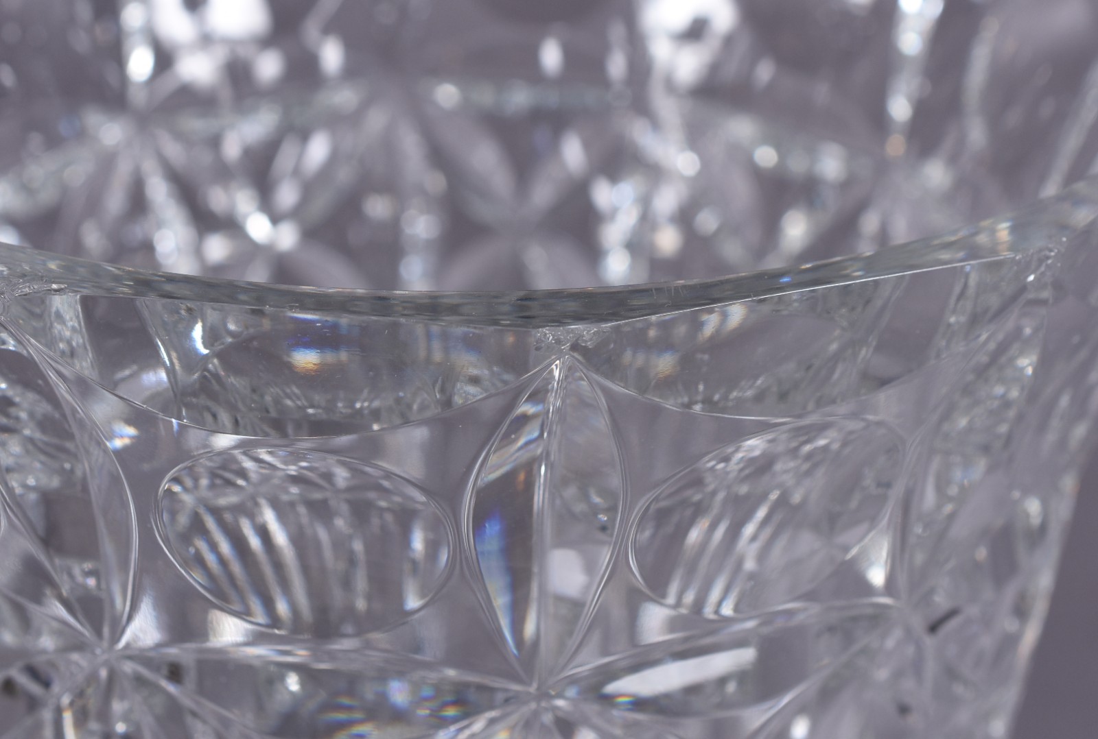Vaso de cristal tcheco lapidado. - foto 3 de 4