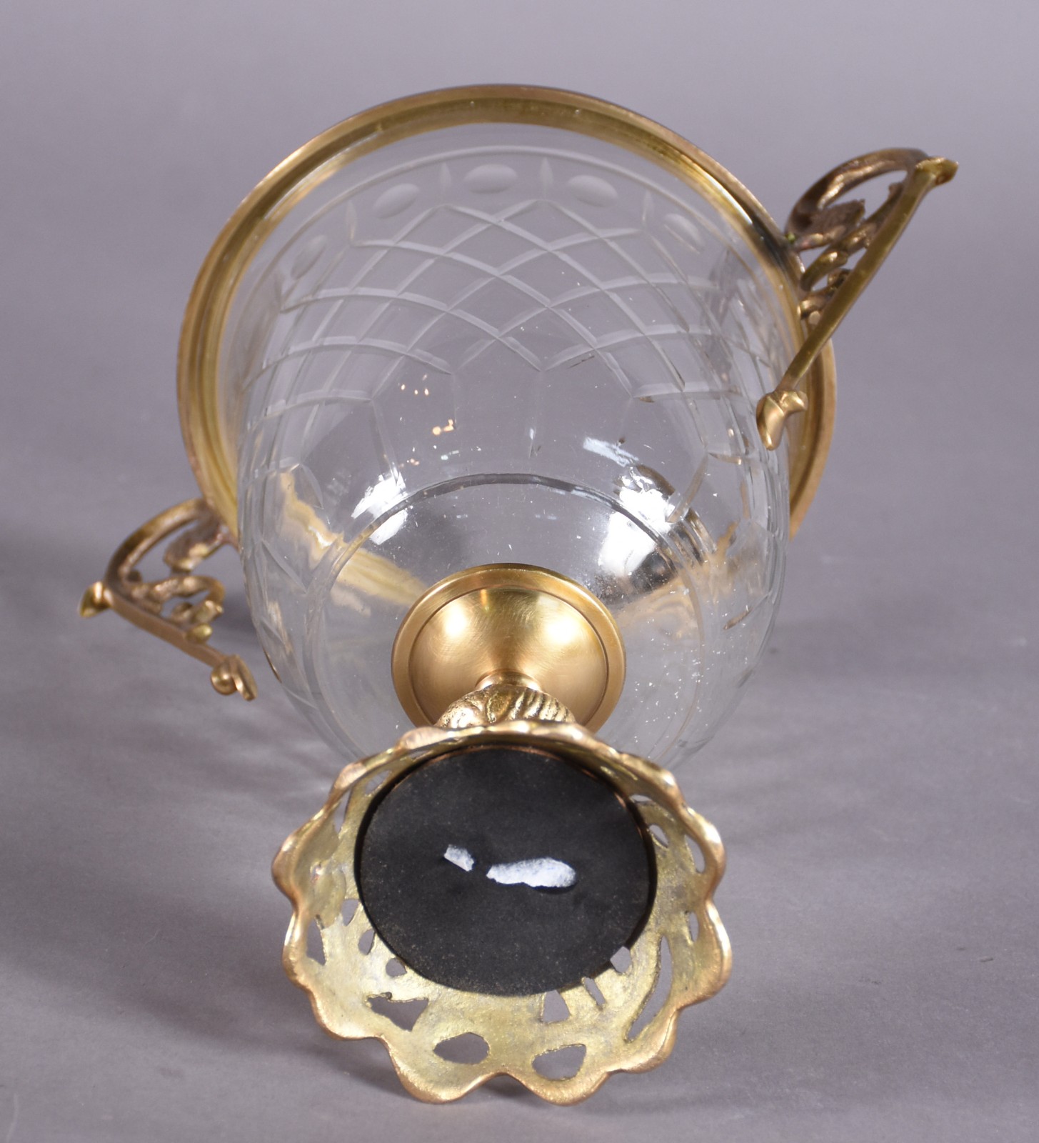 Vaso feitio taça de cristal lapidado guarnição de metal dourado e... - foto 6 de 6