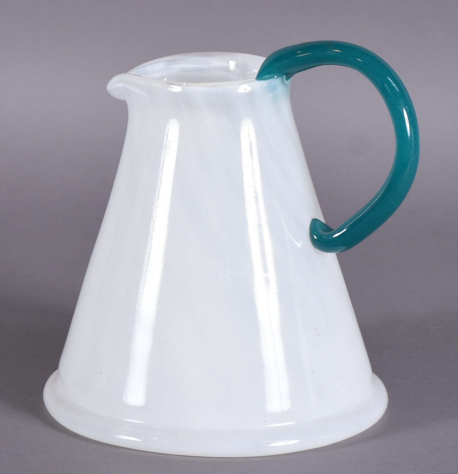 Vaso de vidro soprado, Design anos 90, assinado no fundo. - foto 2 de 5