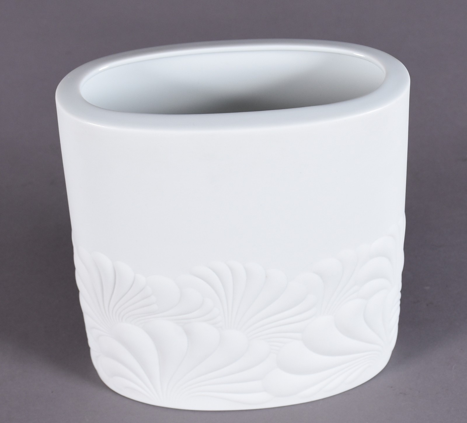 Vaso de porcelana branca Rosenthal com gomos em relevo. - foto 2 de 4