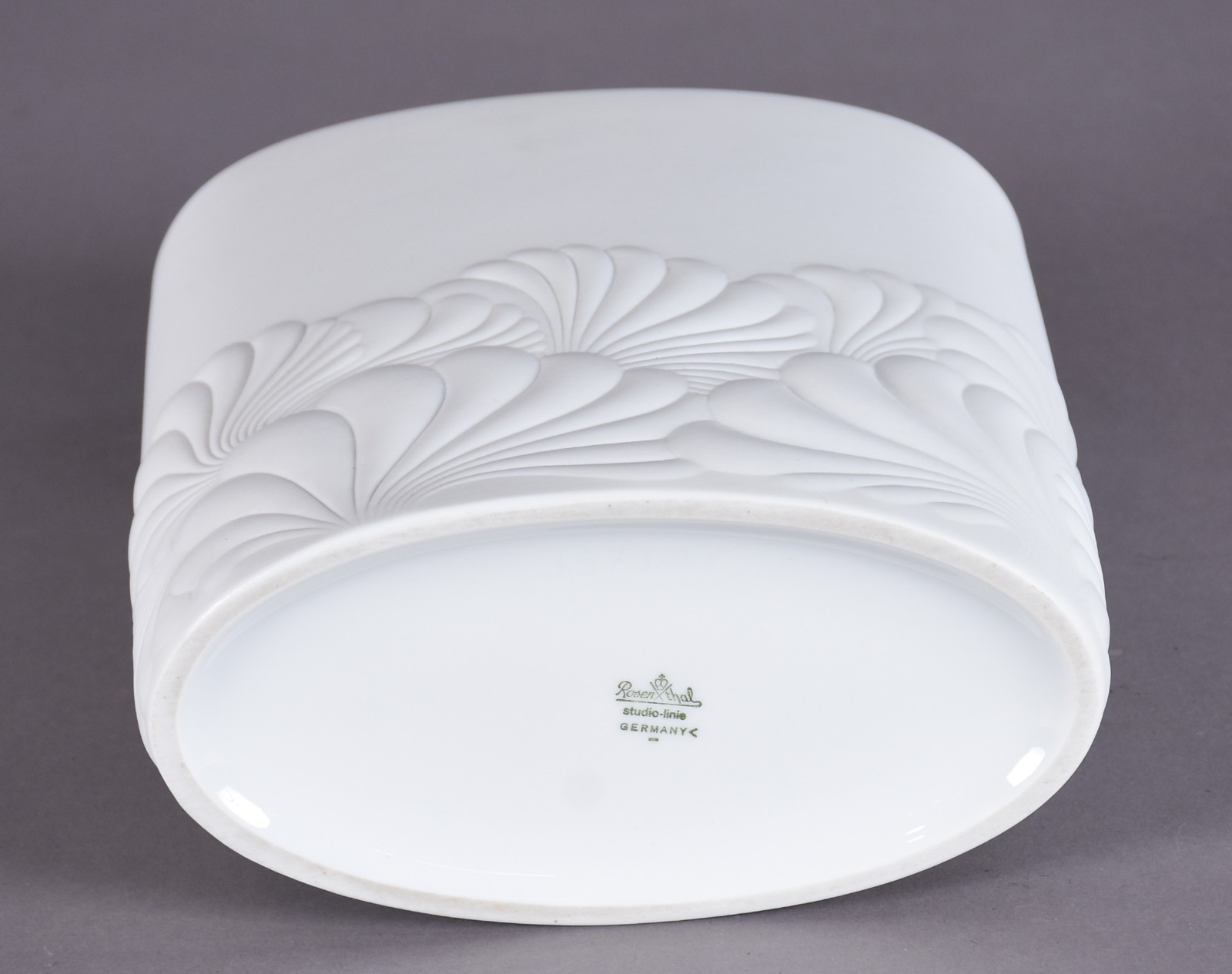 Vaso de porcelana branca Rosenthal com gomos em relevo. - foto 3 de 4