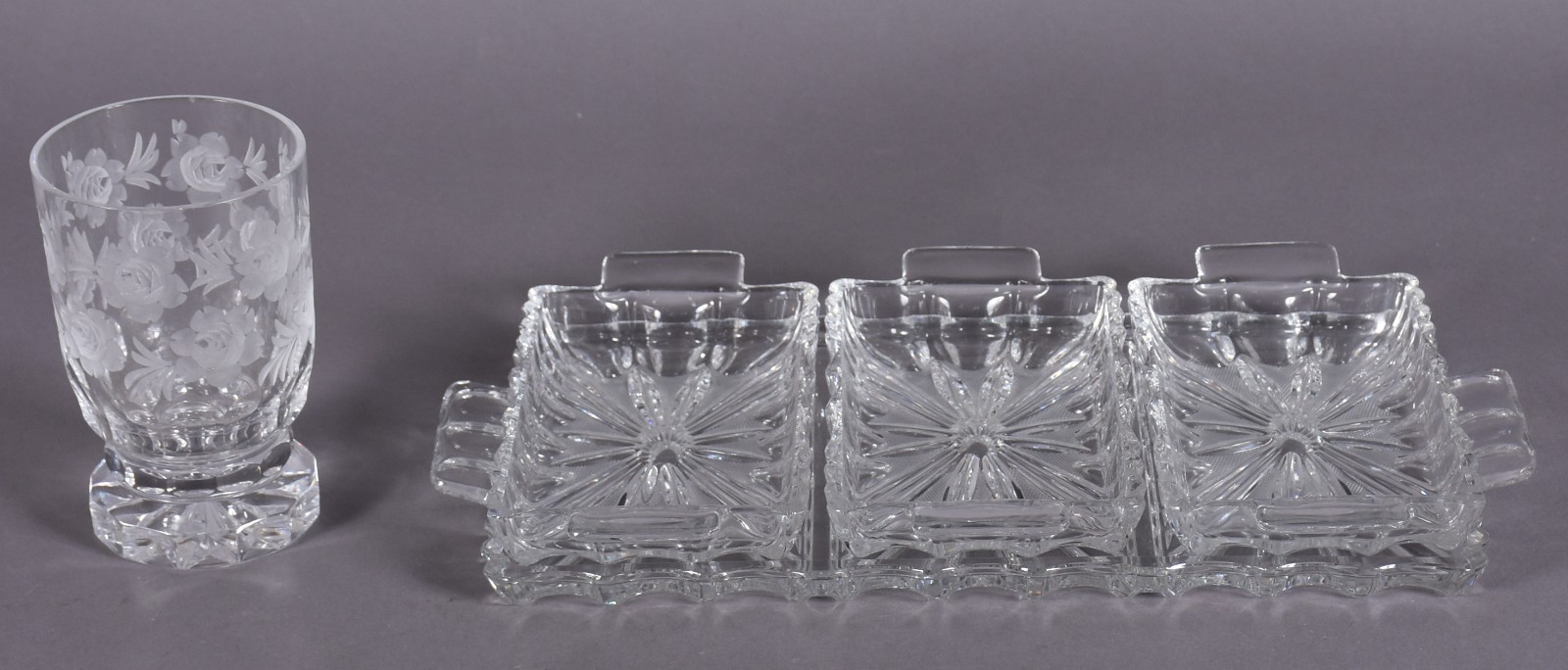 Duas peças de cristal lapidado, sendo uma petisqueira com base... - foto 1 de 4