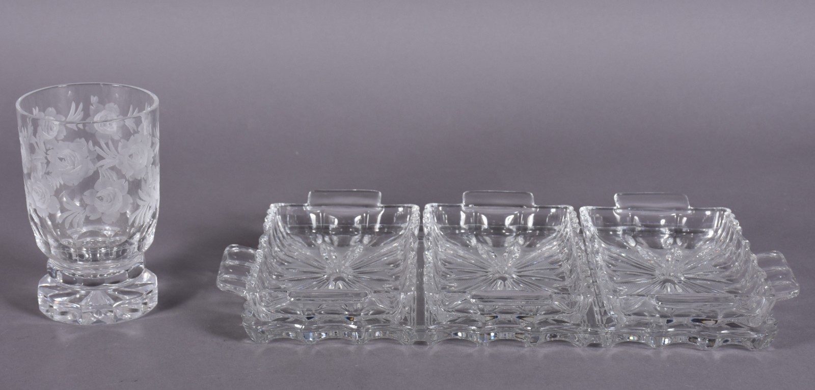 Duas peças de cristal lapidado, sendo uma petisqueira com base... - foto 2 de 4