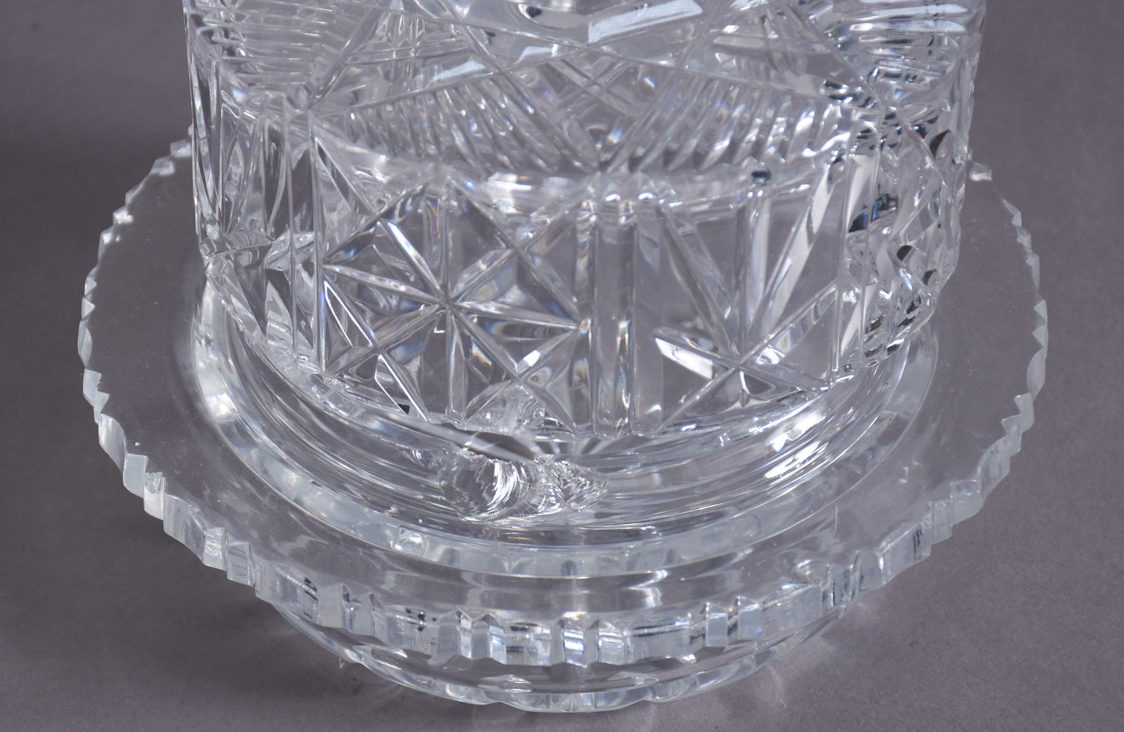 Quatro peças de cristal, sendo: travessa, fruteira, bomboniere... - foto 4 de 4