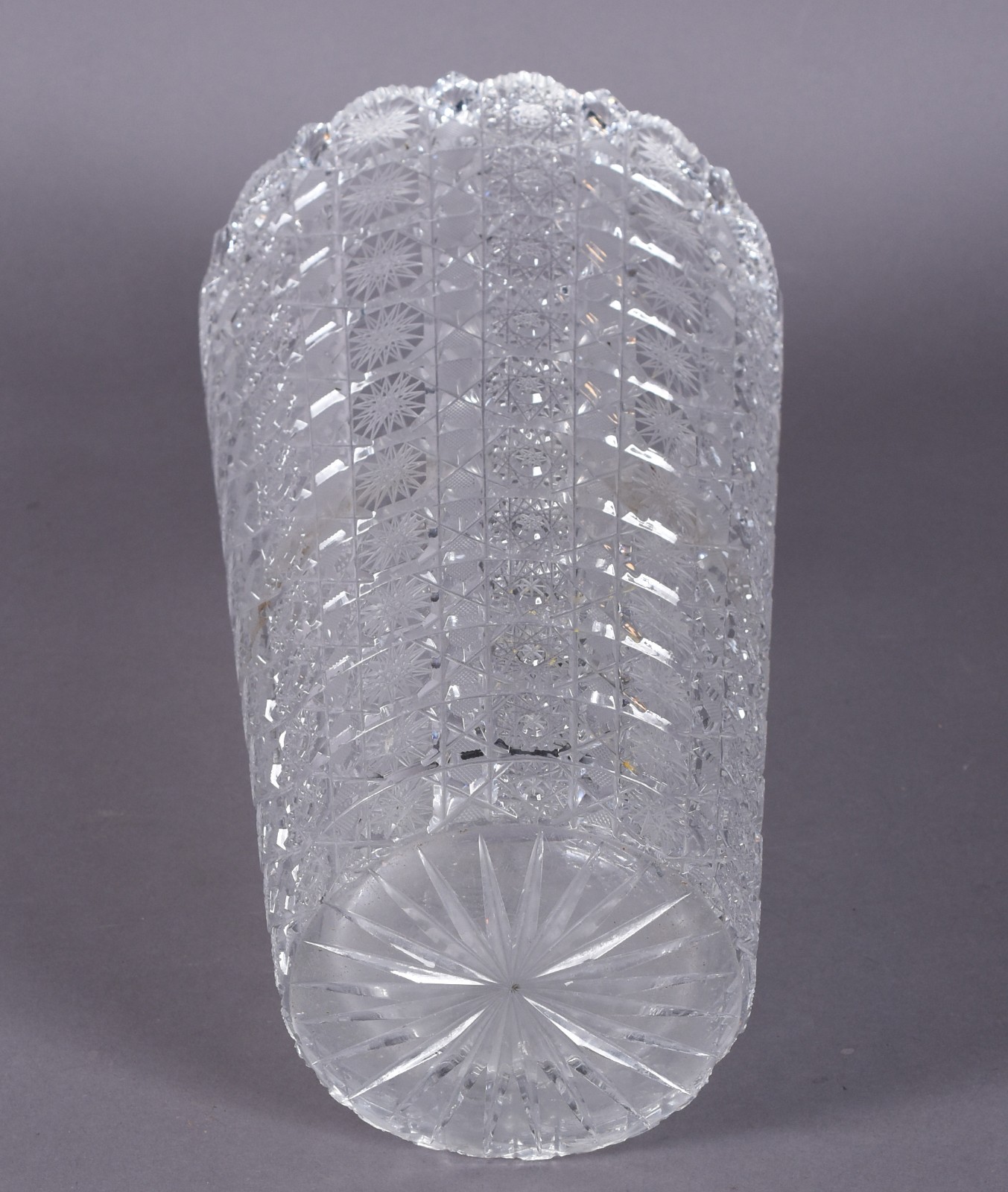 Vaso de cristal tcheco lapidado, borda recortada. - foto 3 de 4