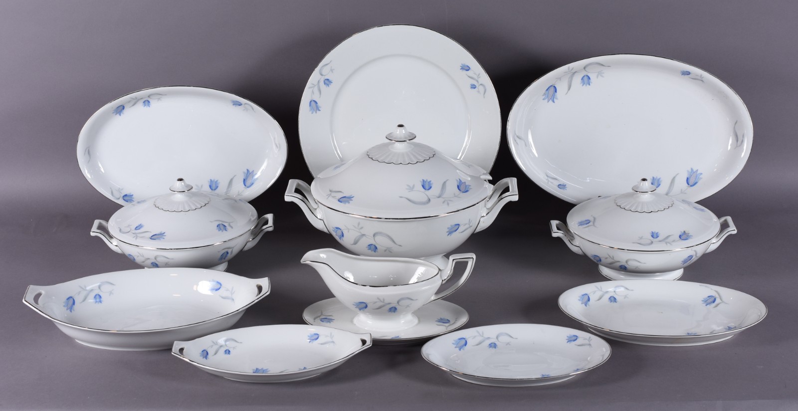 Serviço de jantar de porcelana alemã Rosenthal, decorado com... - foto 3 de 6