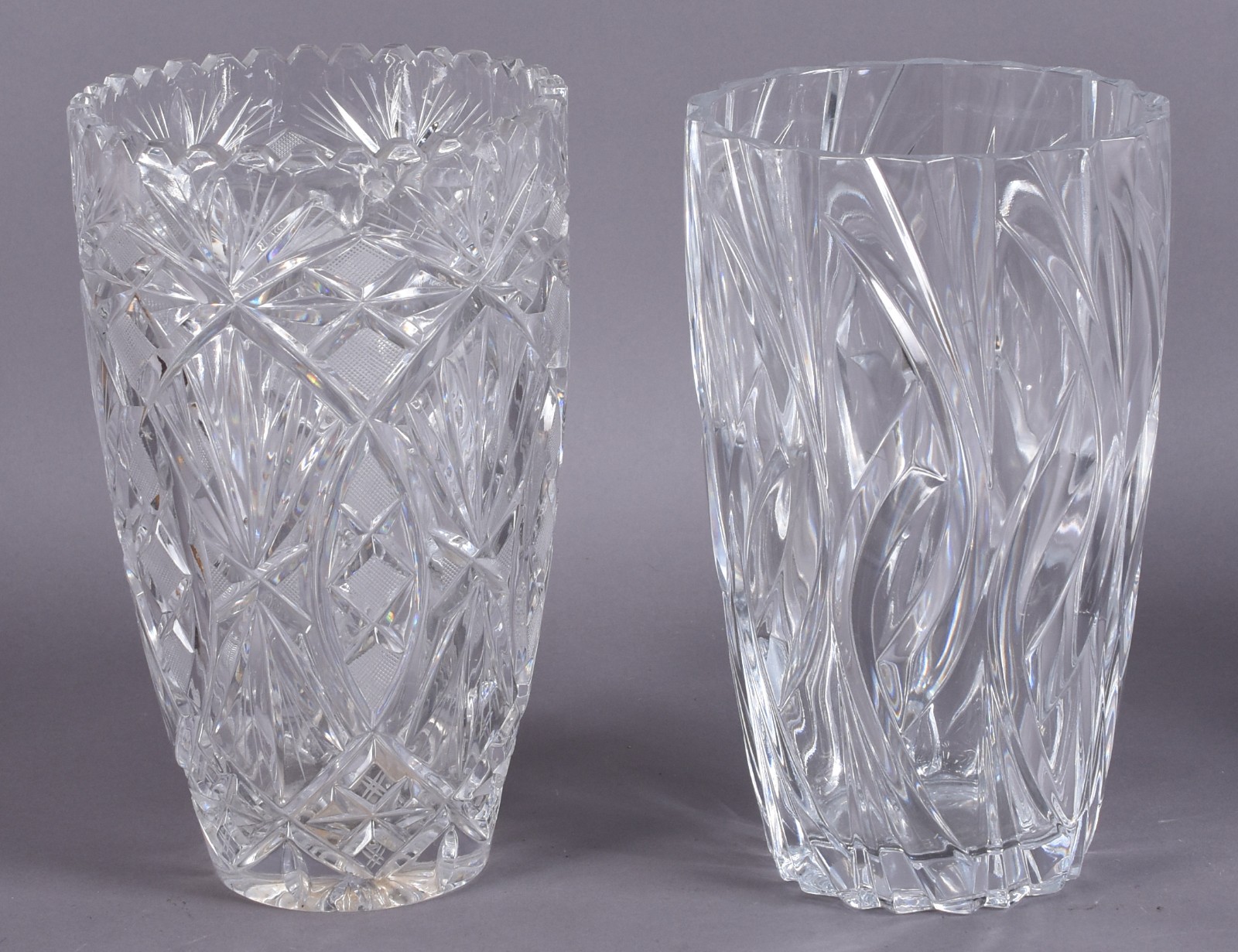 Dois vasos de cristal lapidado. - foto 1 de 4