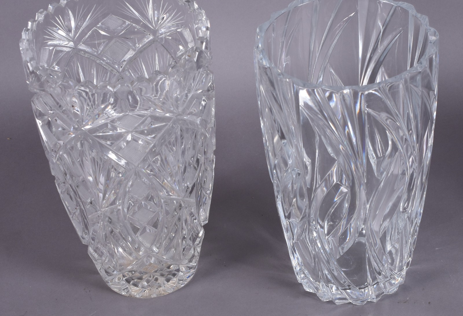 Dois vasos de cristal lapidado. - foto 2 de 4