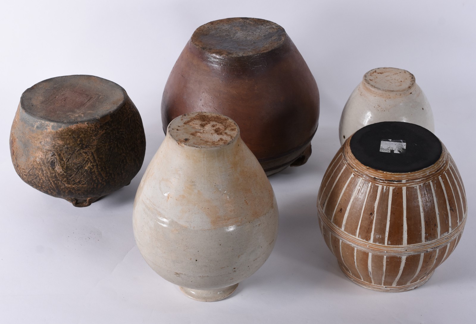 Cinco vasos diversos de cerâmica decorativa. - foto 4 de 4