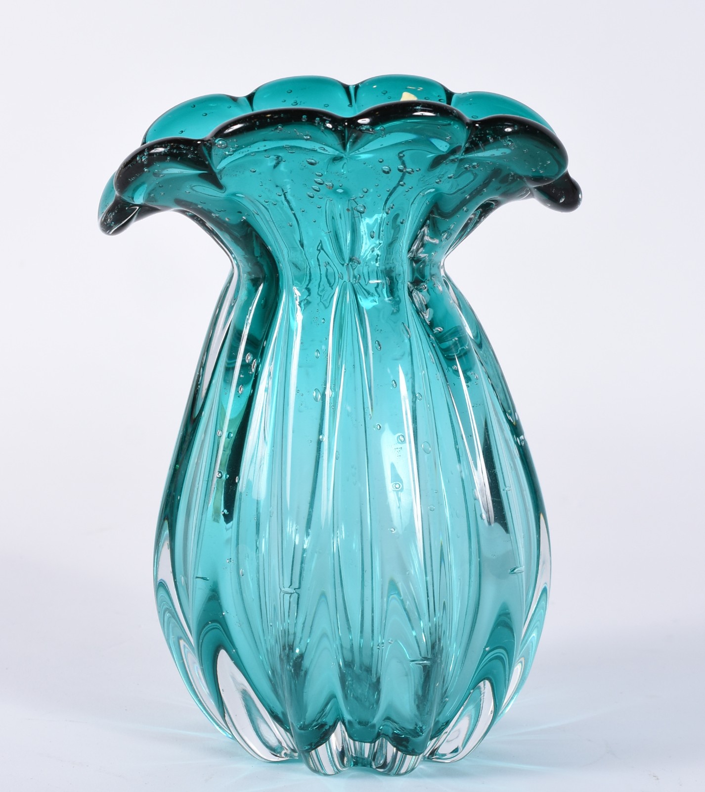 Vaso de vidro decorativo na cor verde. - foto 1 de 3