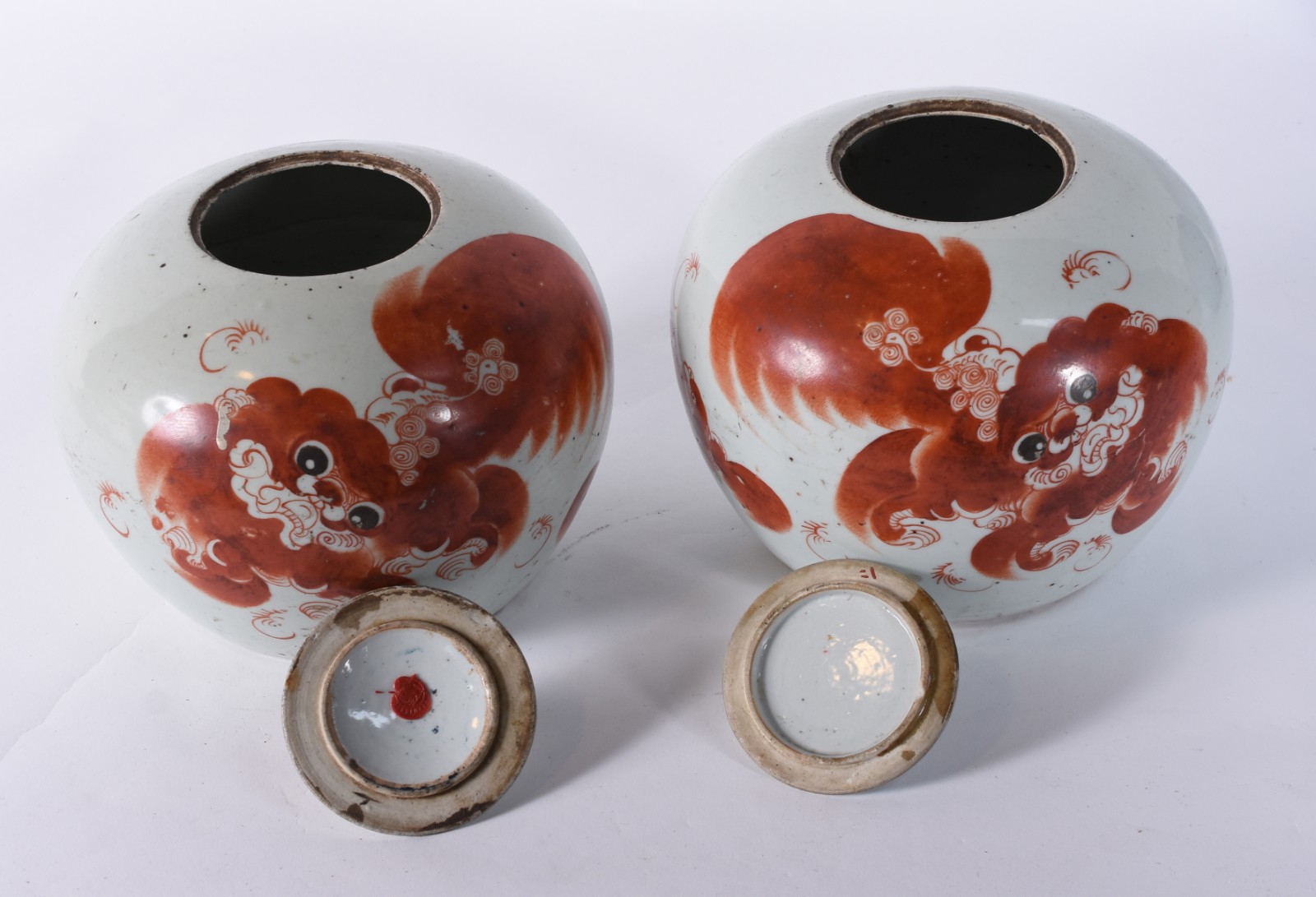 Par de potiches de porcelana chinesa, decorados com figuras de cães... - foto 3 de 9
