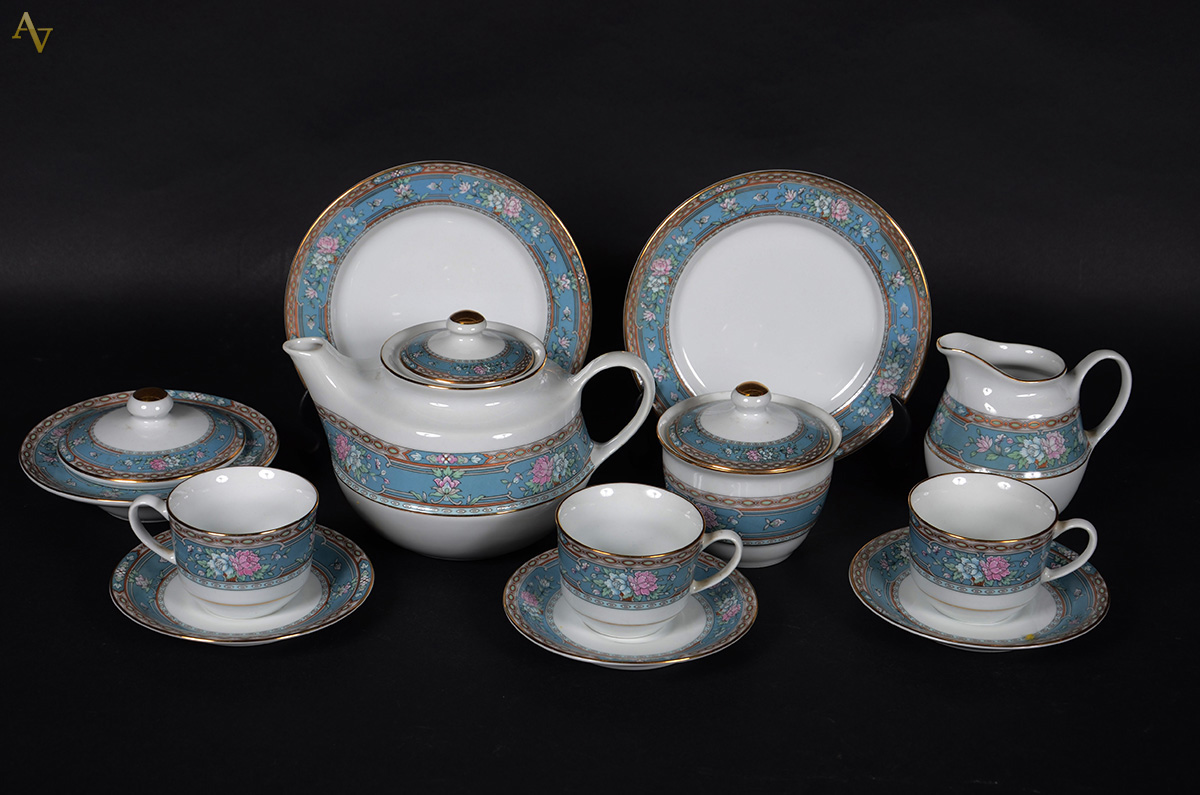 Serviço de chá em porcelana SCHMITT com 6 xícaras c/ pires, 6...