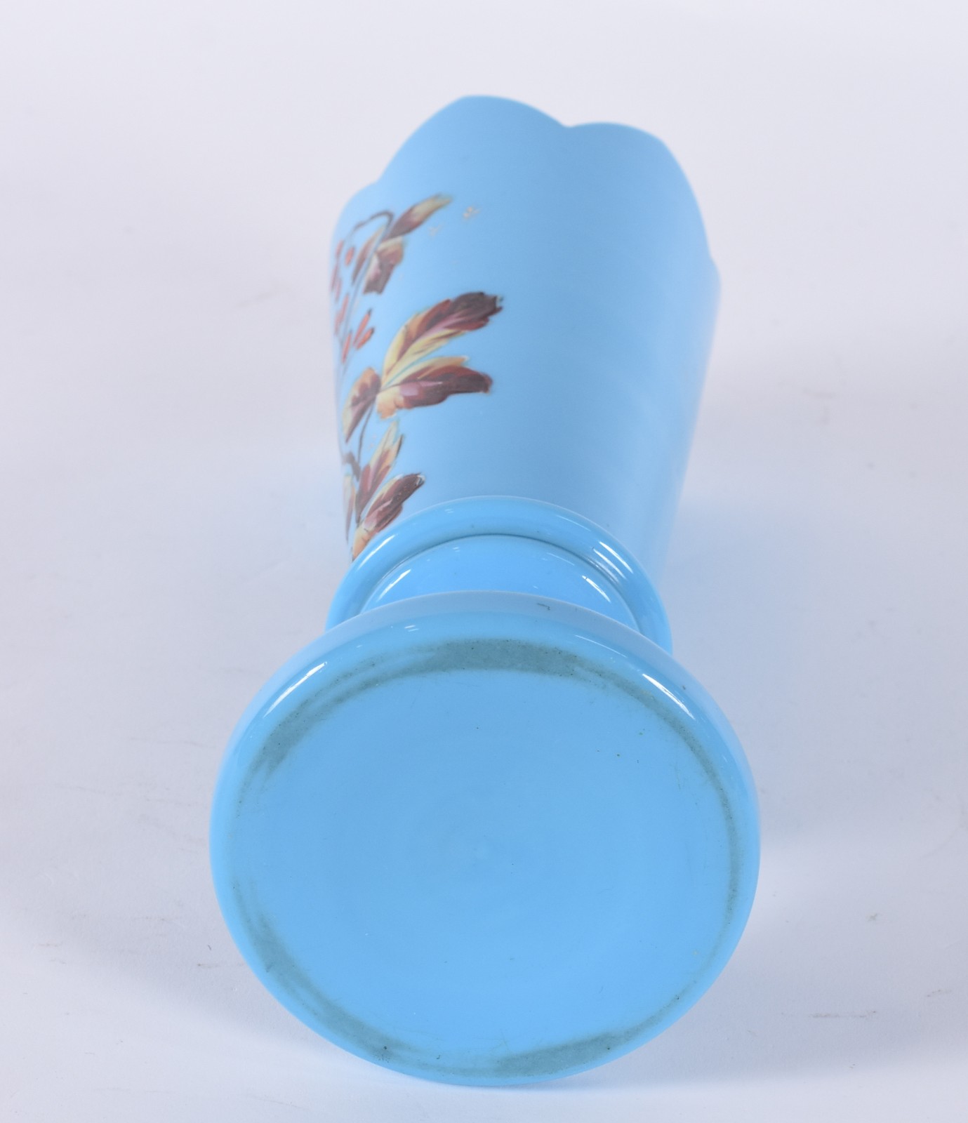 Vaso de opalina azul turquesa decorado com pássaro e flores em... - foto 4 de 4